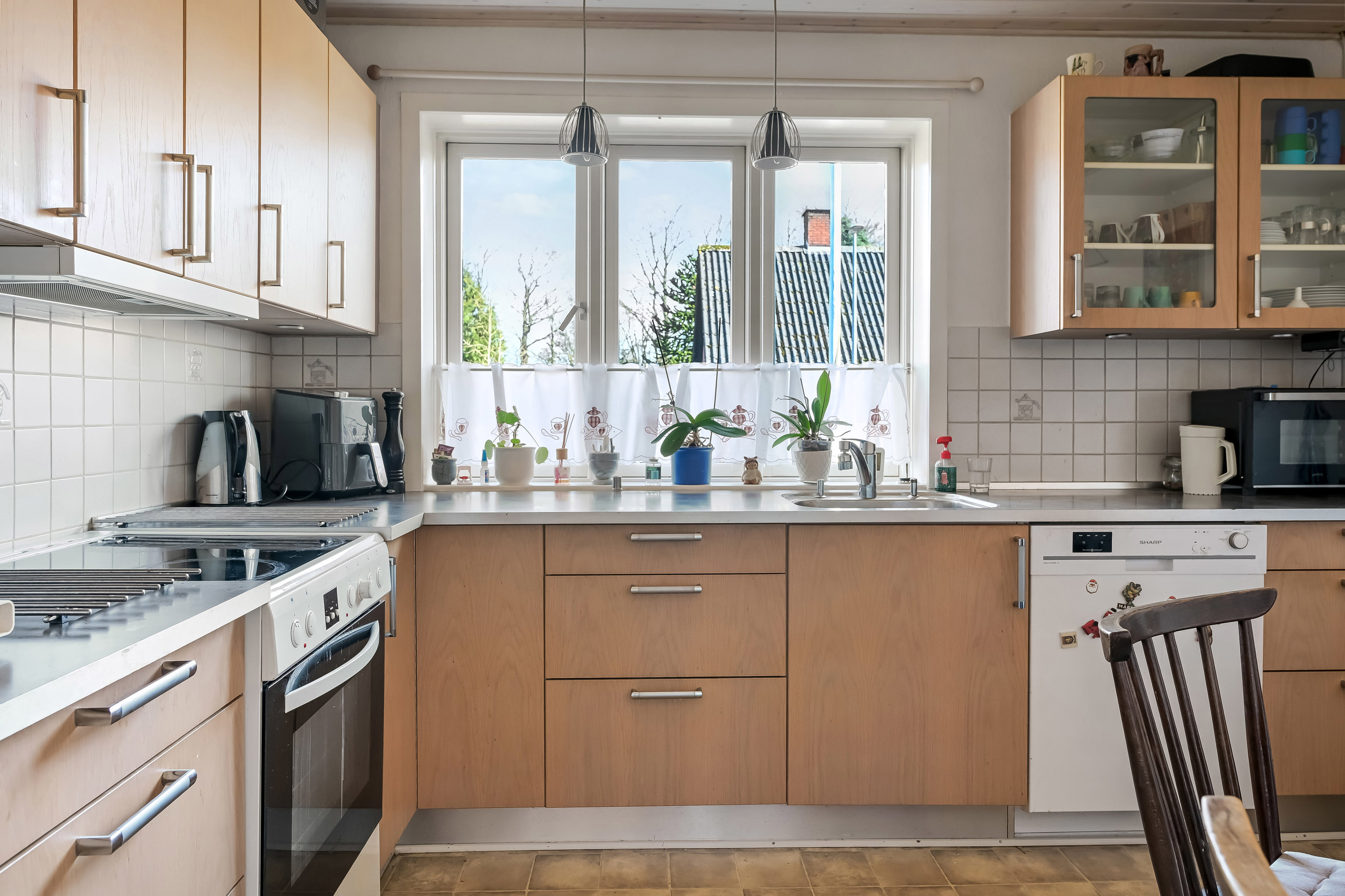 Fremhævet køkken billede i fuldskærmstilstand. Billede af Løvlundvej 7, 7250 Hejnsvig