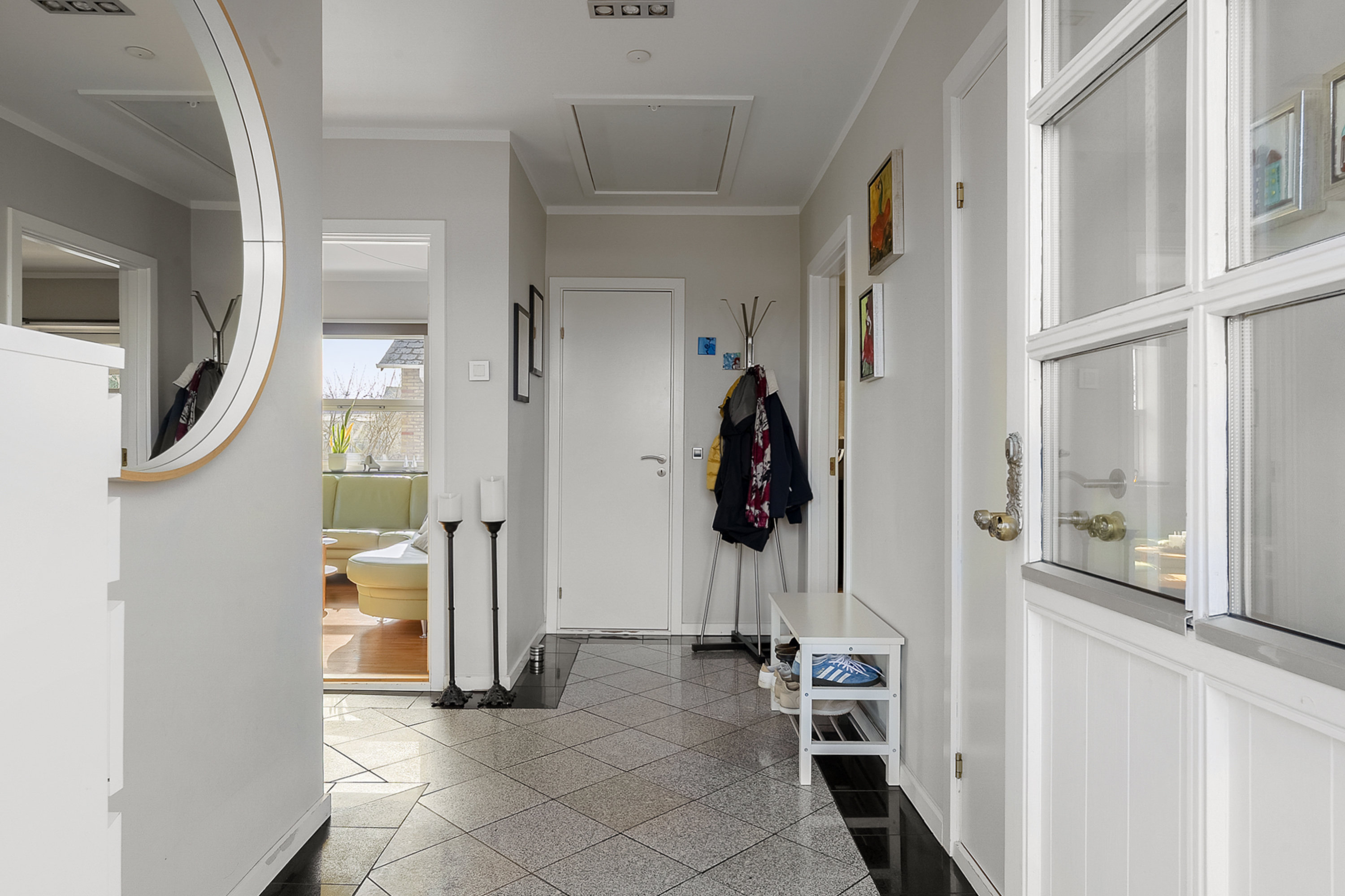 Fremhævet entré billede i fuldskærmstilstand. Billede af Stubhøjvej 10, Hjallese, 5260 Odense S