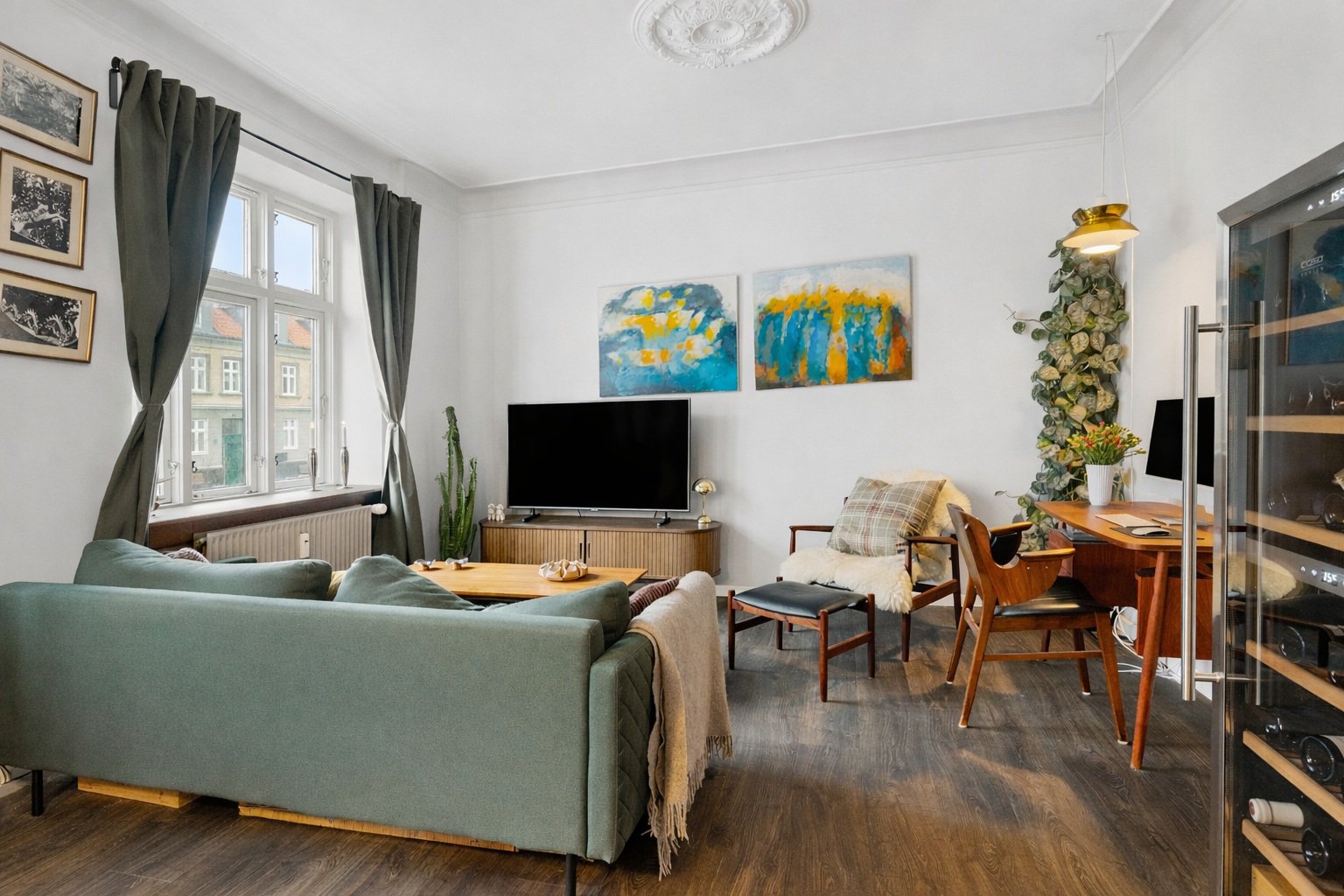 Fremhævet stue billede i fuldskærmstilstand. Billede af Østerbro 48, st.. tv., 9000 Aalborg