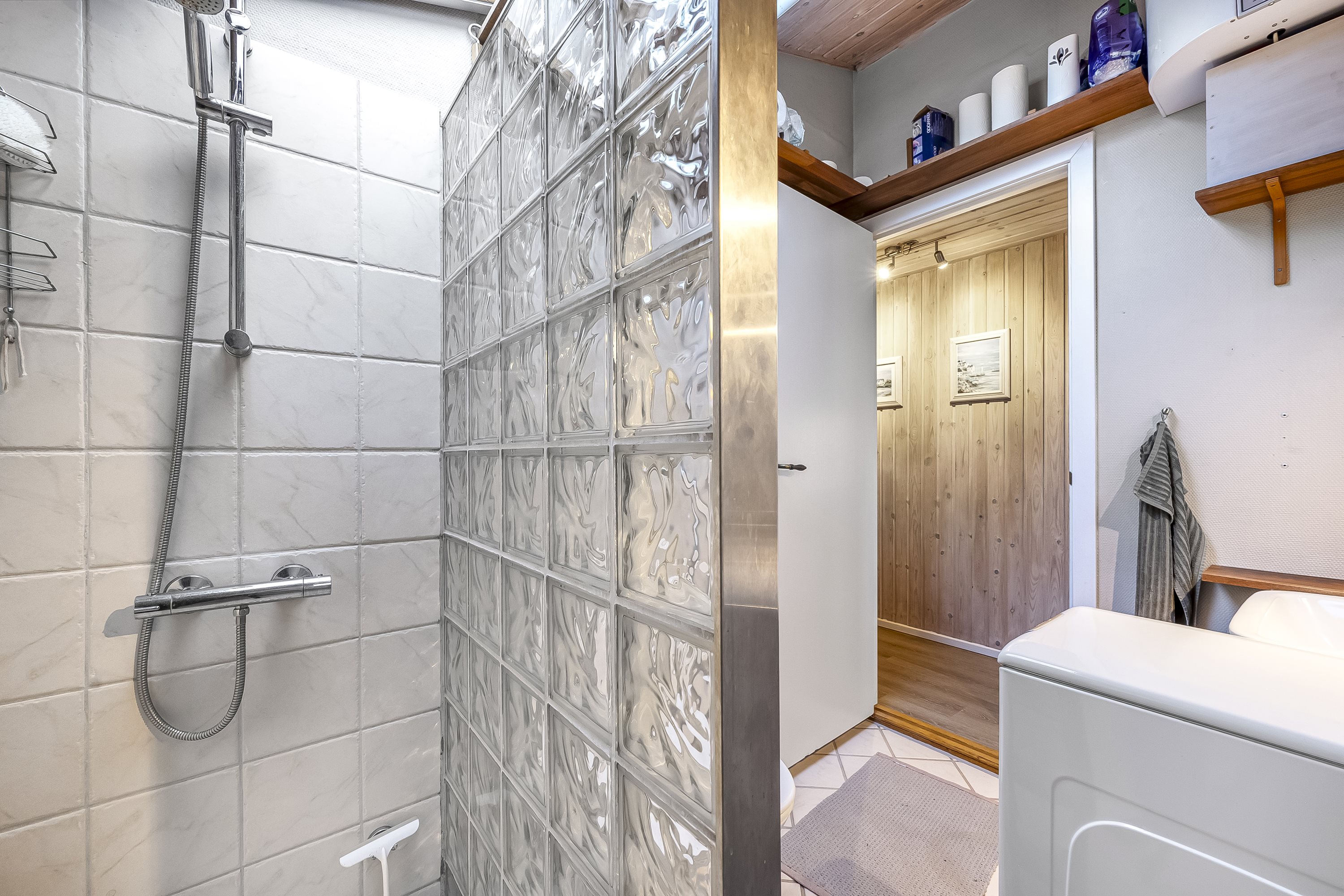 Fremhævet badeværelse billede i fuldskærmstilstand. Billede af Sivvænget 44, Stauning, 6900 Skjern