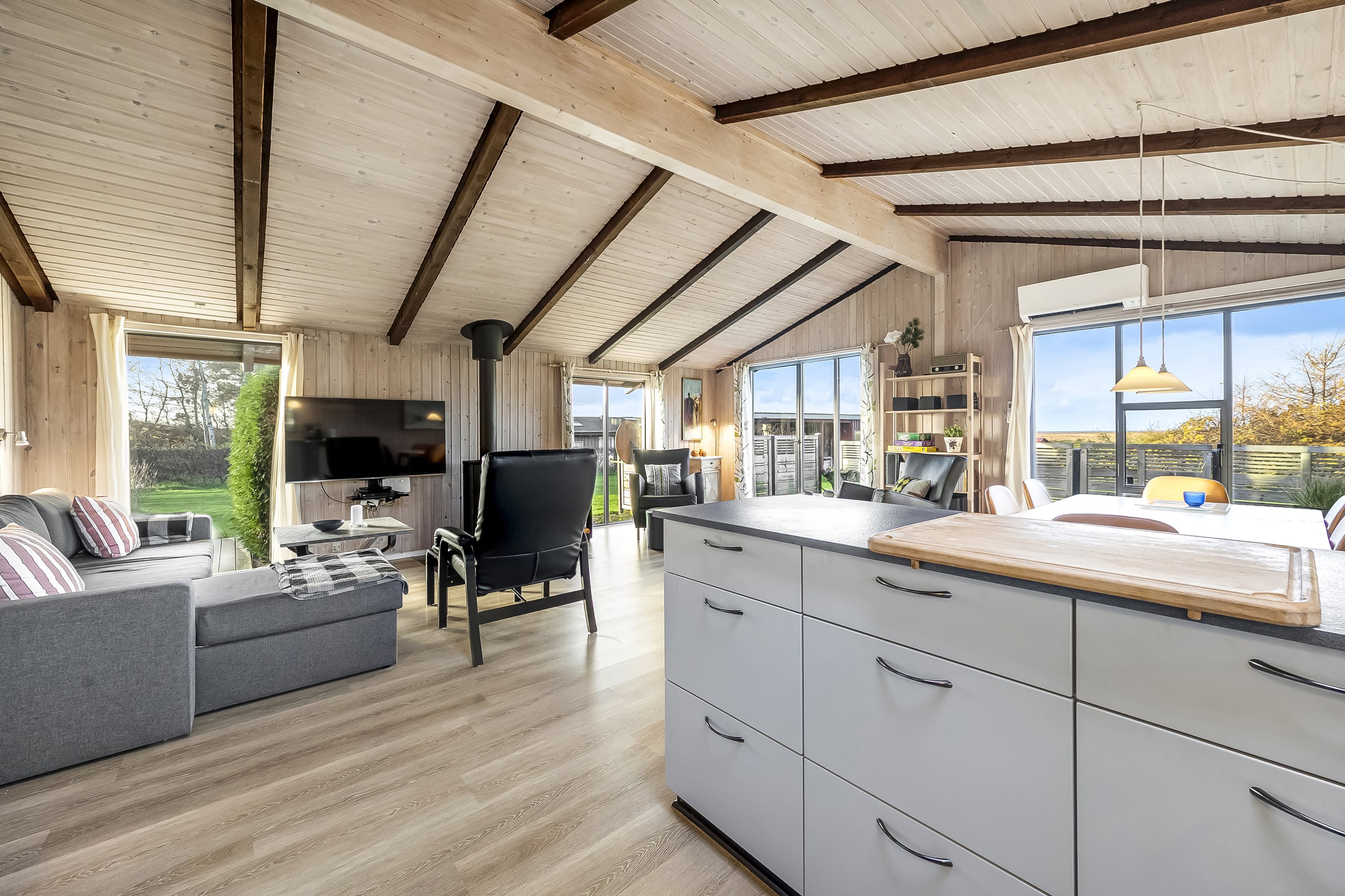 Fremhævet køkken alrum billede i fuldskærmstilstand. Billede af Sivvænget 44, Stauning, 6900 Skjern