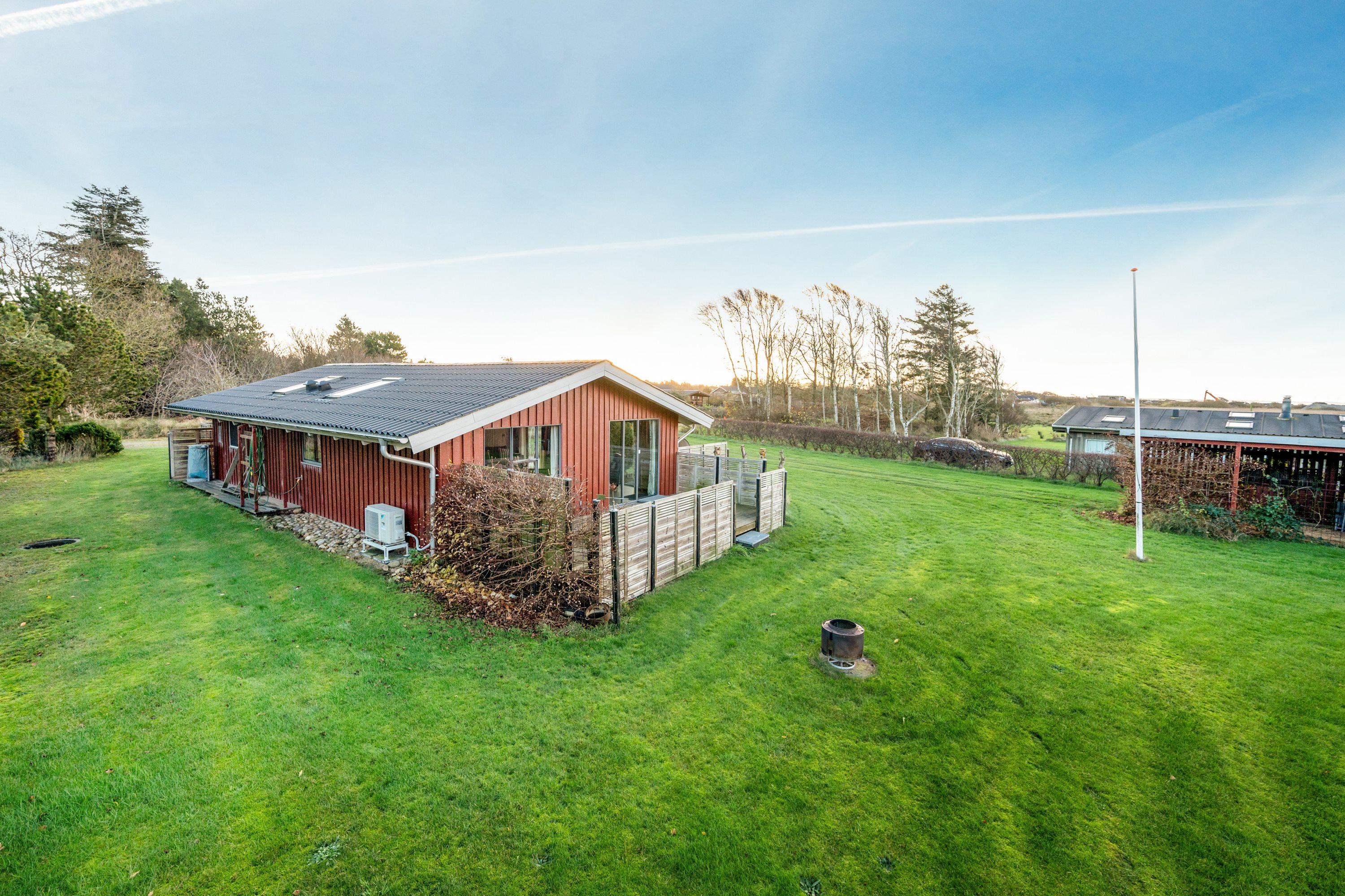 Fremhævet facade billede i fuldskærmstilstand. Billede af Sivvænget 44, Stauning, 6900 Skjern