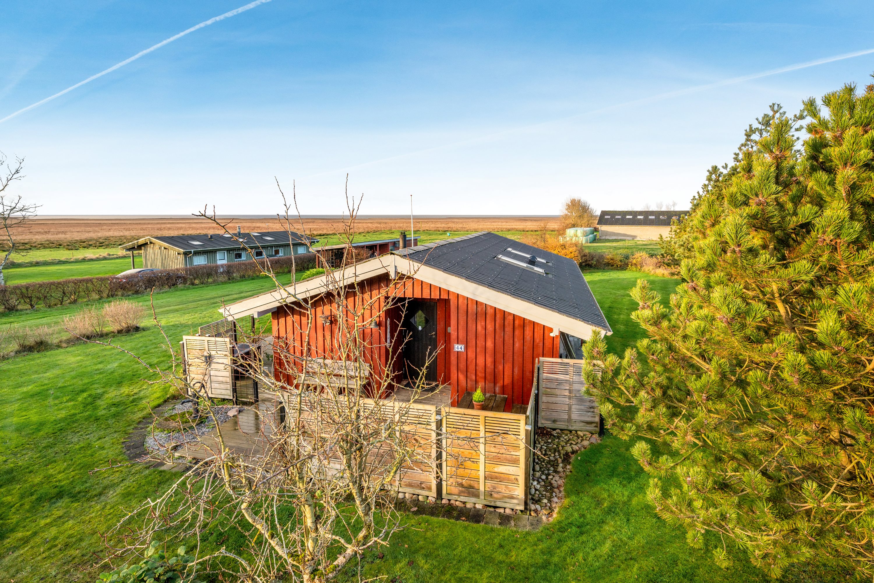 Fremhævet facade billede i fuldskærmstilstand. Billede af Sivvænget 44, Stauning, 6900 Skjern