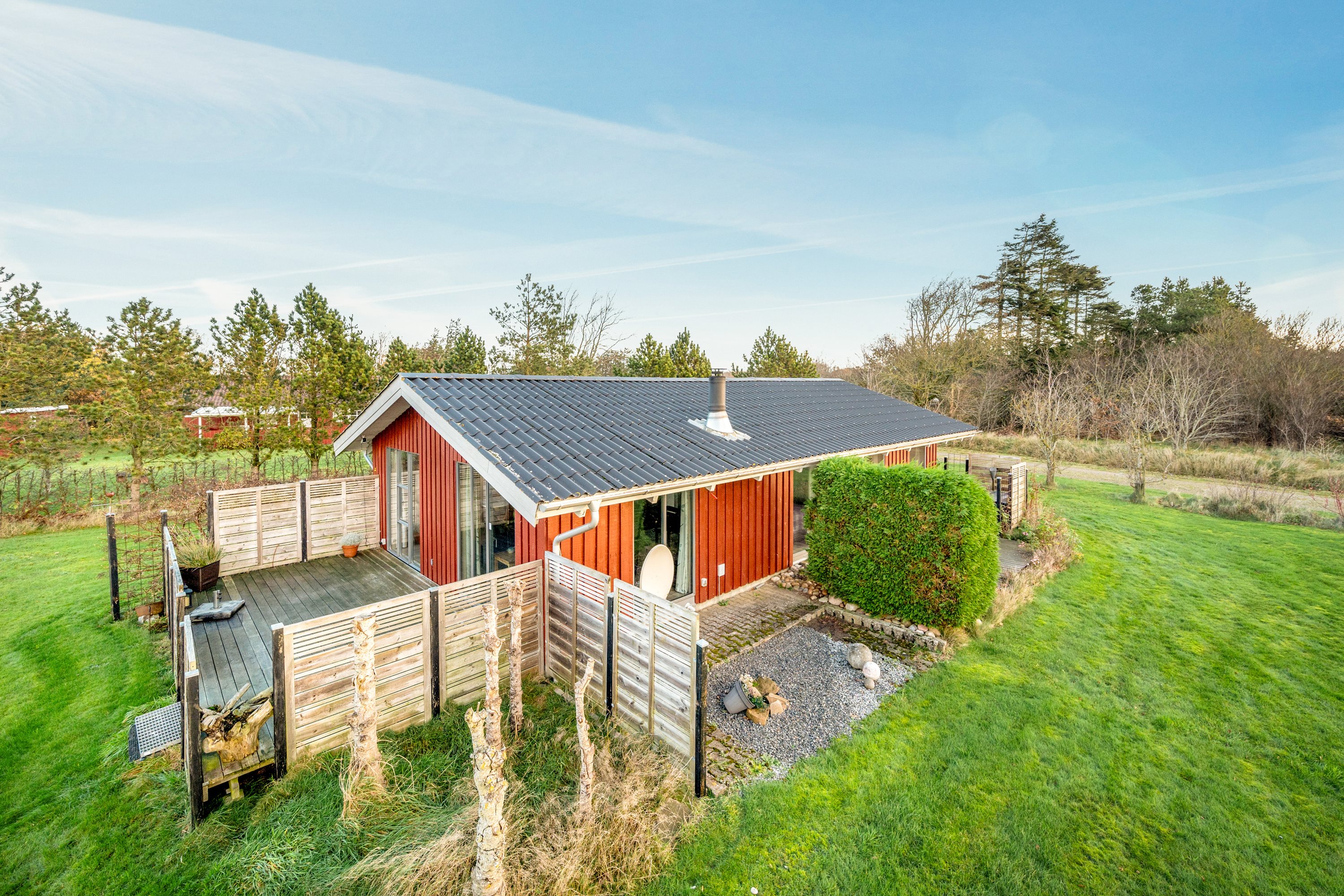 Fremhævet facade billede i fuldskærmstilstand. Billede af Sivvænget 44, Stauning, 6900 Skjern