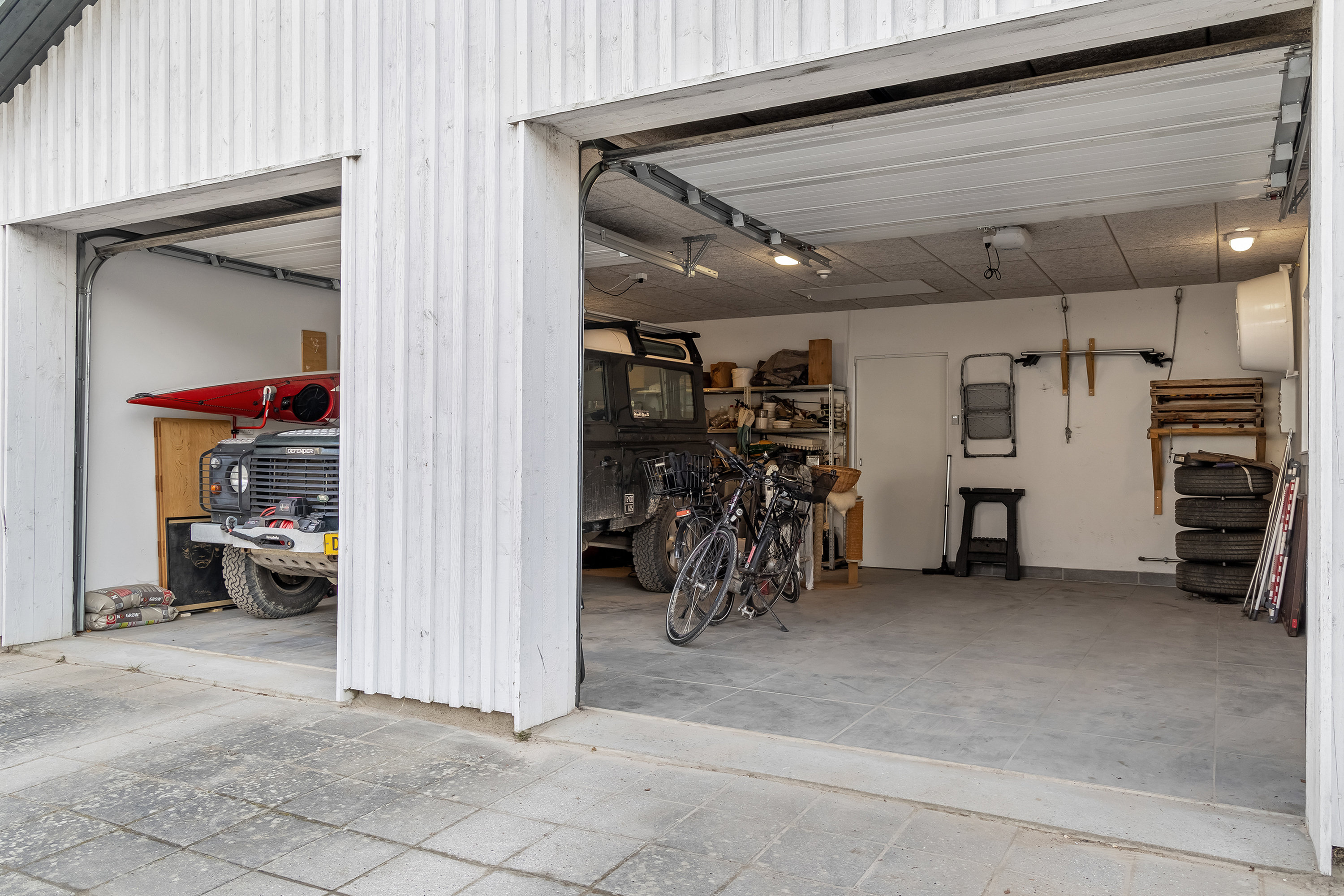 Fremhævet garage billede i fuldskærmstilstand. Billede af Vænget 13, 3630 Jægerspris