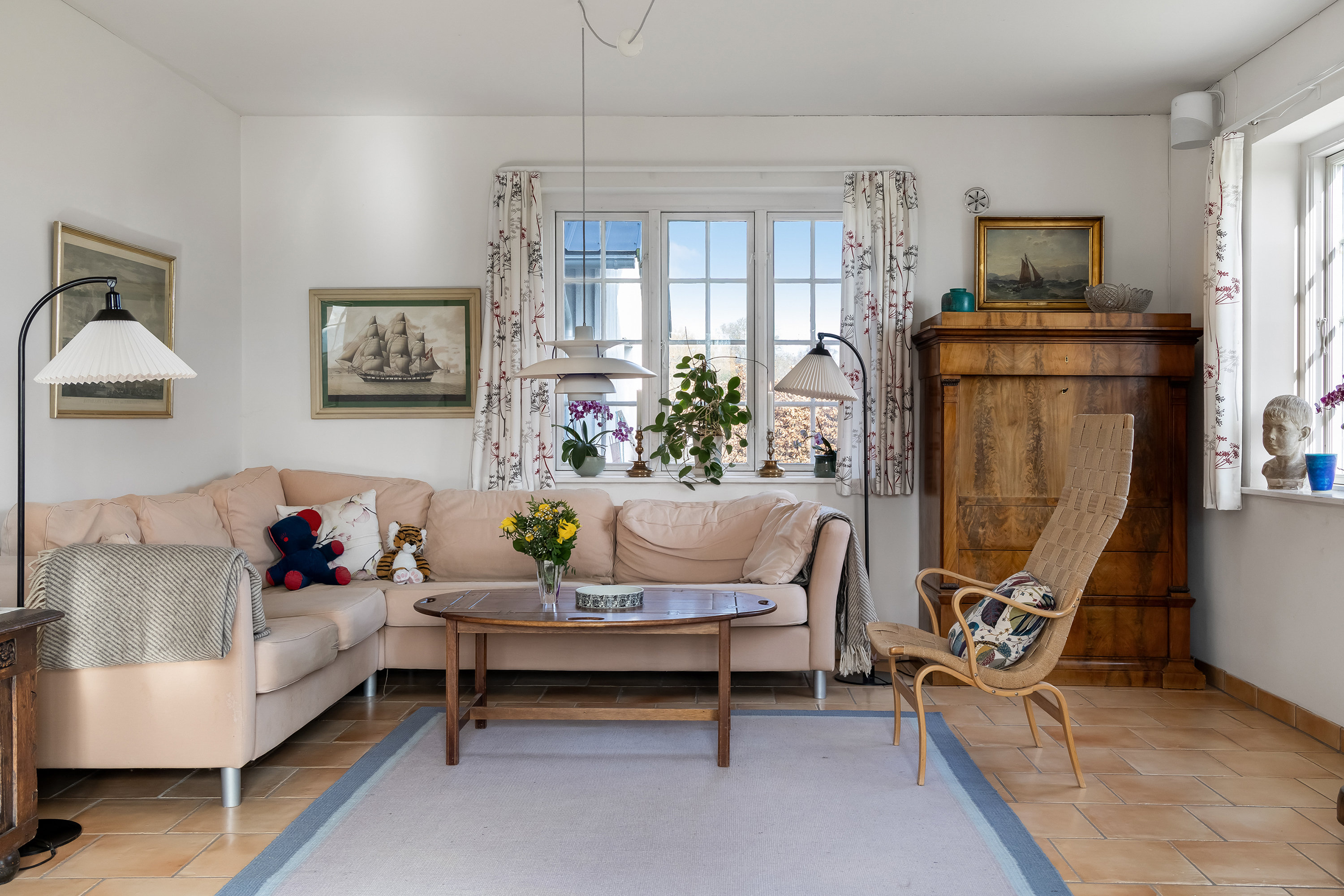 Fremhævet stue billede i fuldskærmstilstand. Billede af Vænget 13, 3630 Jægerspris