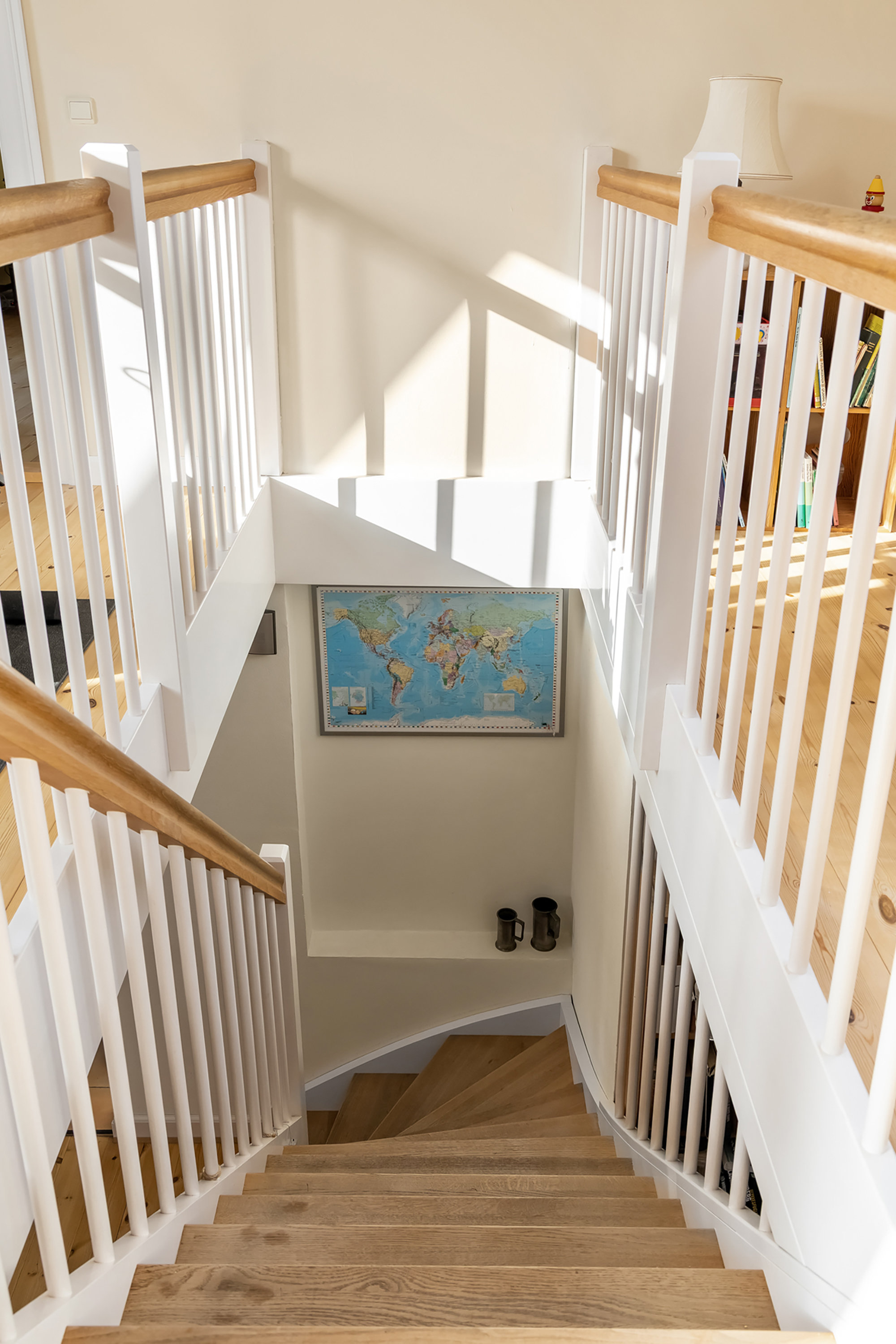 Fremhævet trappe billede i fuldskærmstilstand. Billede af Vænget 13, 3630 Jægerspris