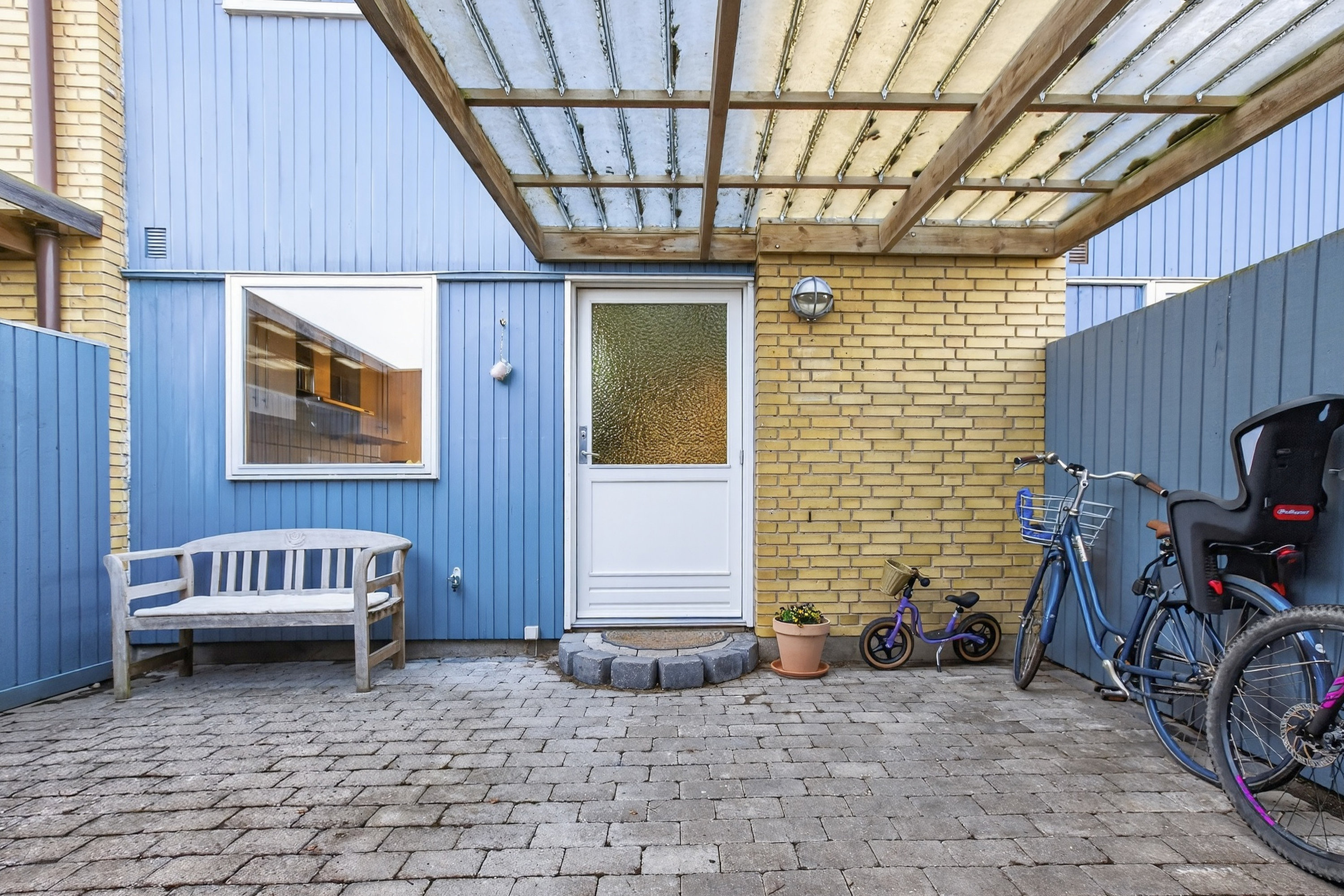 Fremhævet facade billede i fuldskærmstilstand. Billede af Georginehaven 44, Smørumnedre, 2765 Smørum