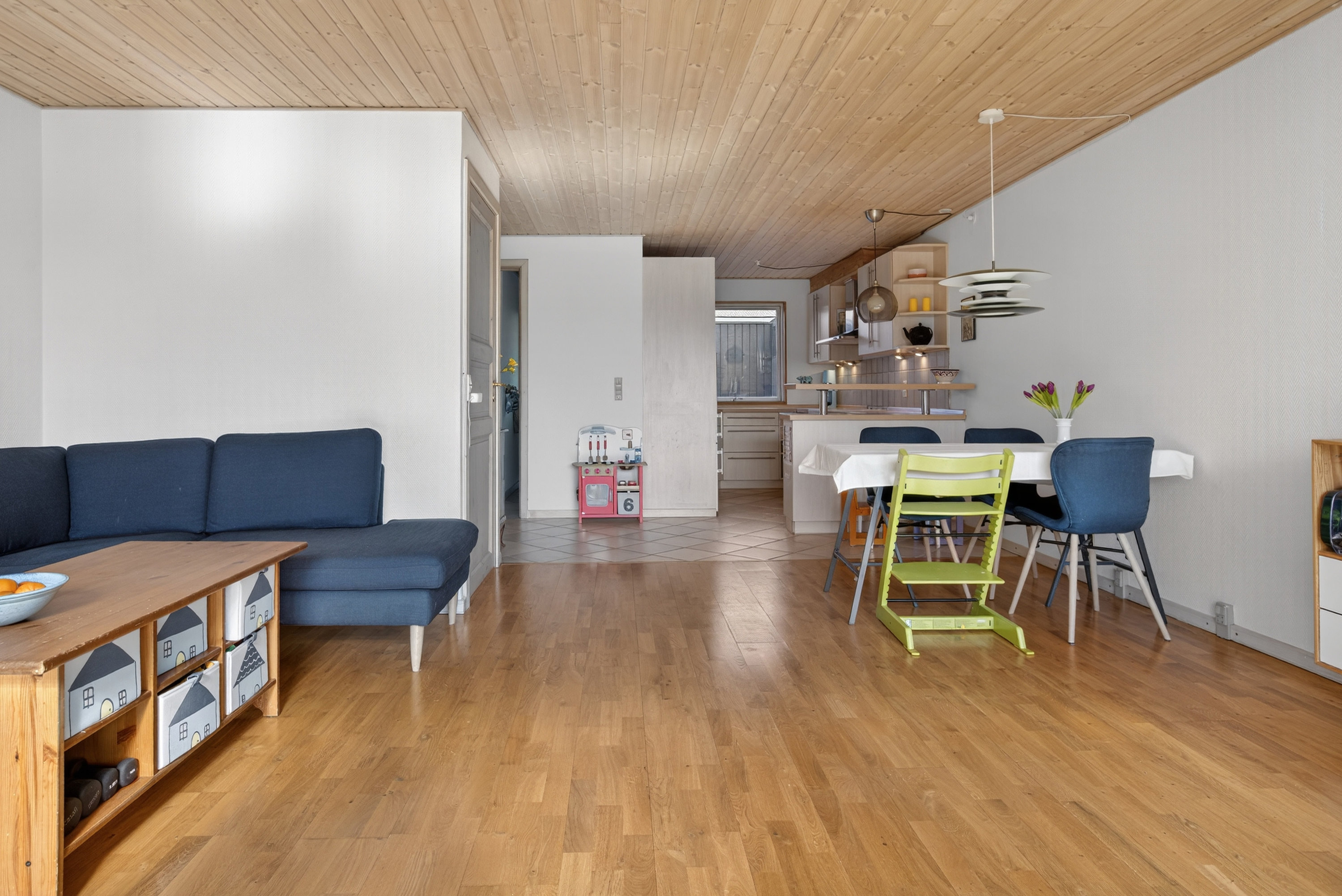 Fremhævet stue billede i fuldskærmstilstand. Billede af Georginehaven 44, Smørumnedre, 2765 Smørum