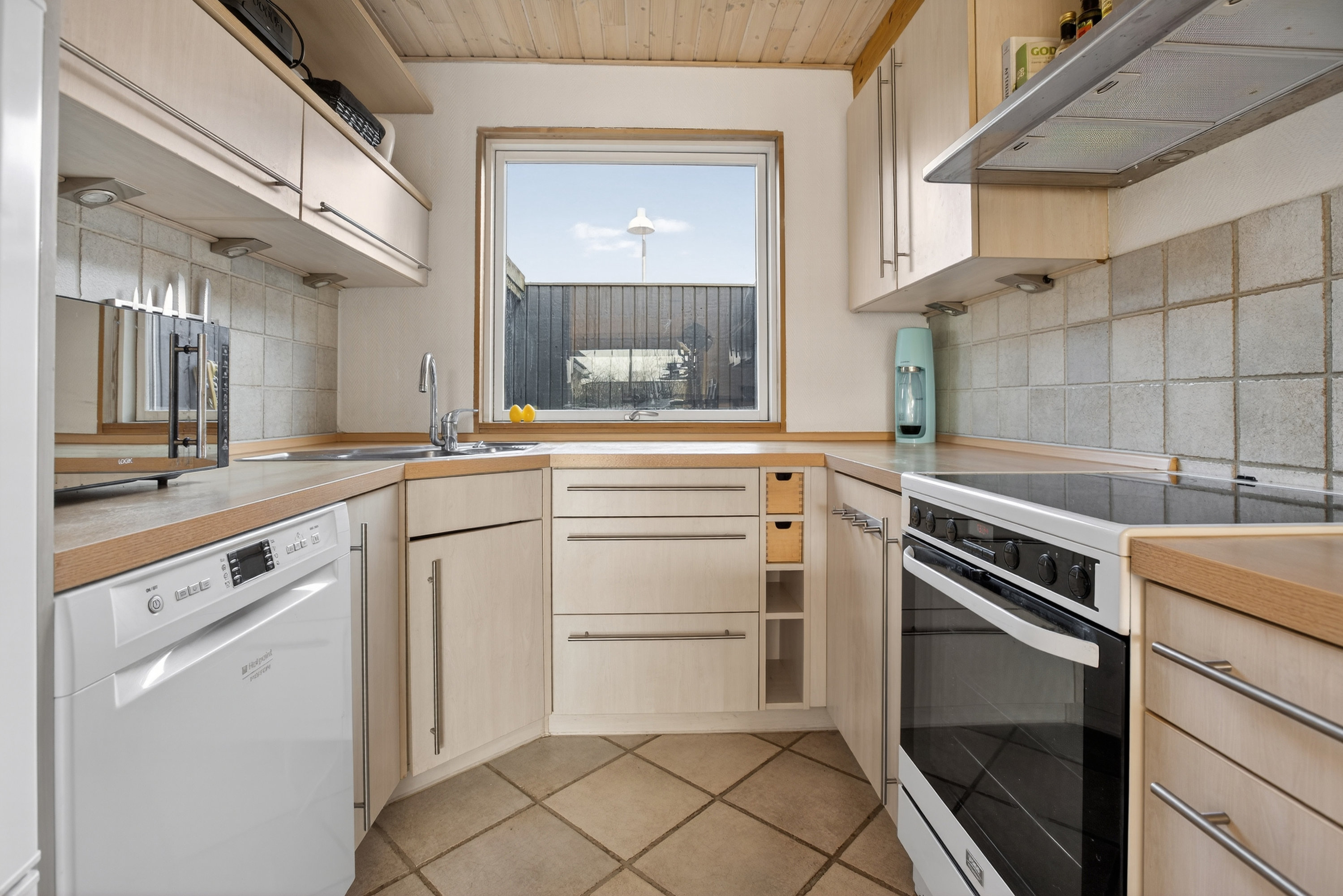 Fremhævet køkken billede i fuldskærmstilstand. Billede af Georginehaven 44, Smørumnedre, 2765 Smørum