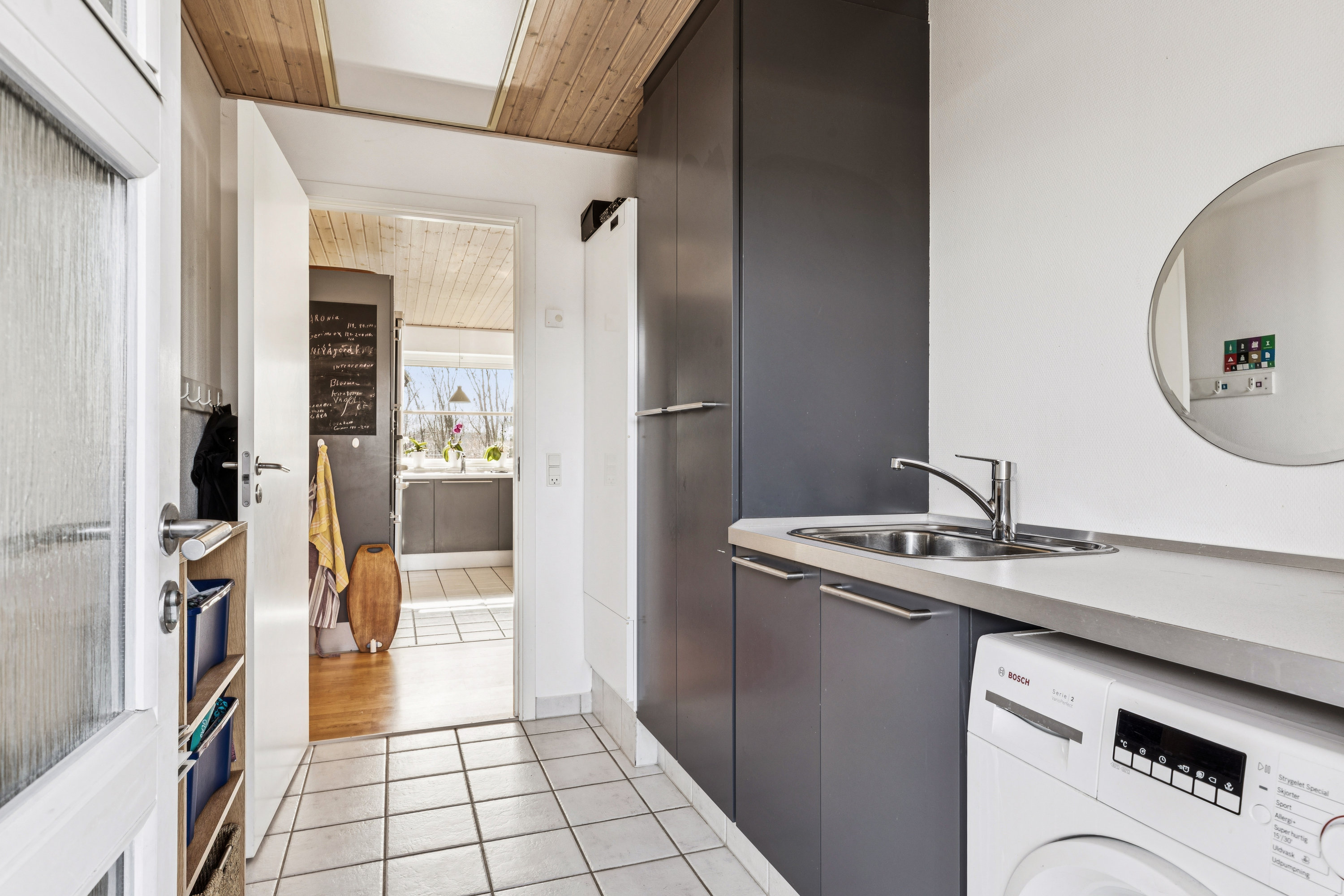 Fremhævet badeværelse billede i fuldskærmstilstand. Billede af Salvievej 19, Kraghave, 2630 Taastrup