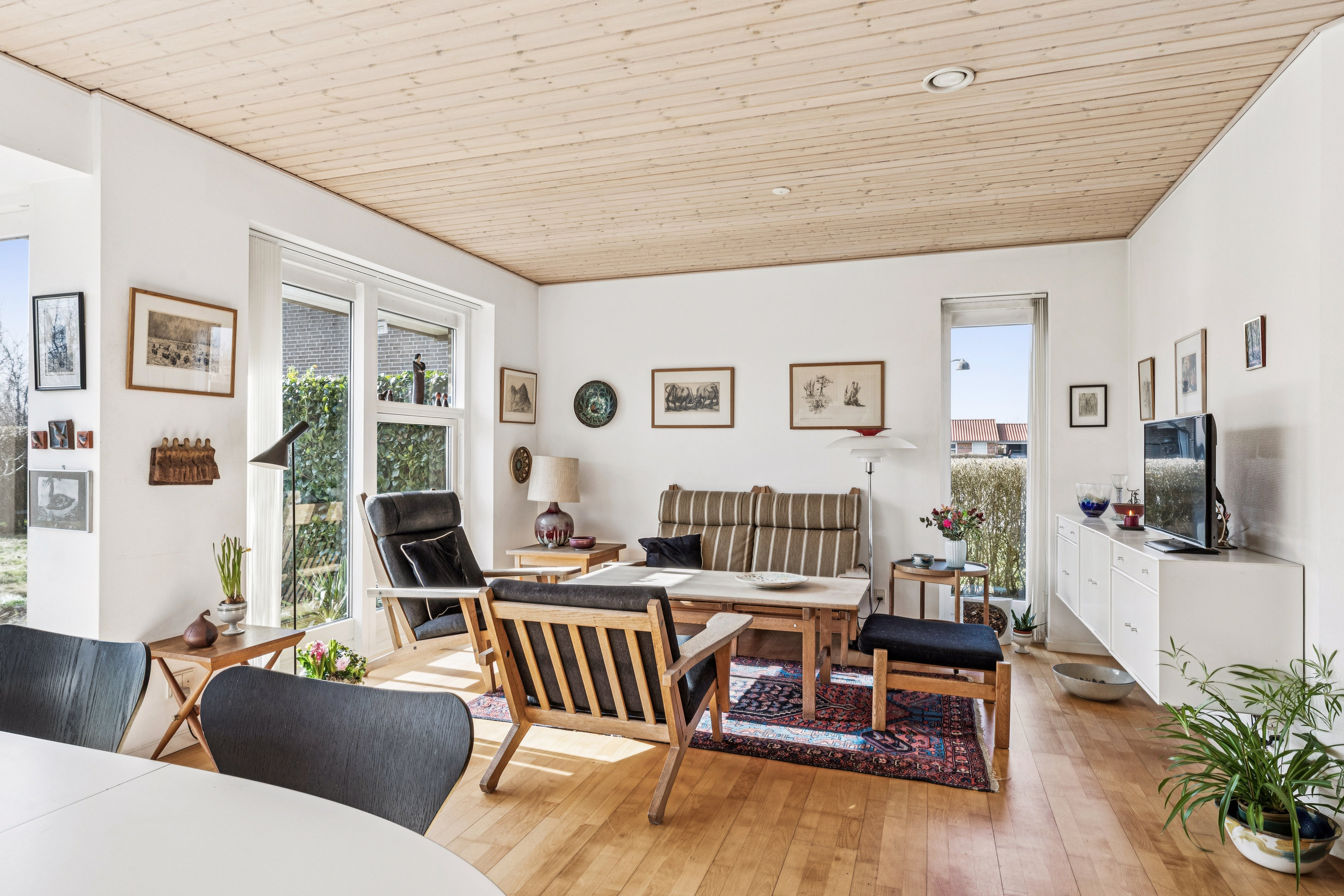 Fremhævet stue billede i fuldskærmstilstand. Billede af Salvievej 19, Kraghave, 2630 Taastrup