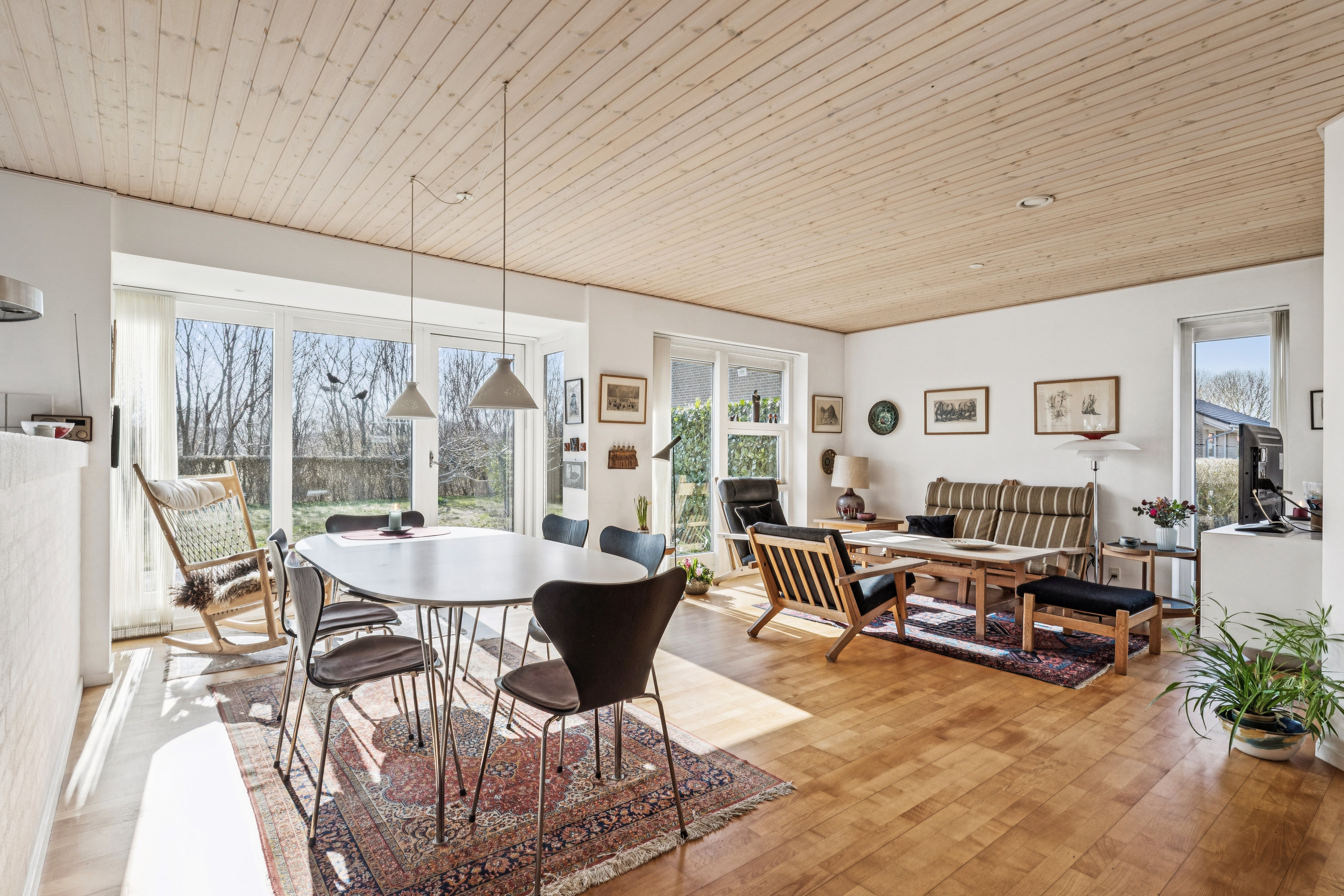 Fremhævet stue billede i fuldskærmstilstand. Billede af Salvievej 19, Kraghave, 2630 Taastrup