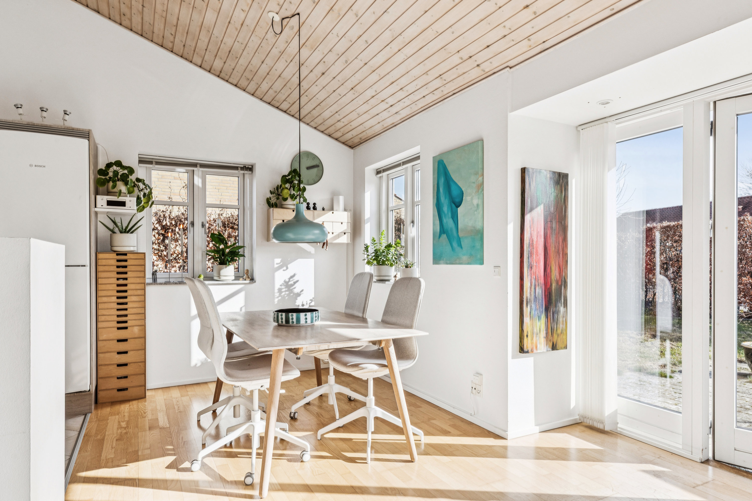 Fremhævet stue billede i fuldskærmstilstand. Billede af Merlegårds Vænge 53, 2635 Ishøj