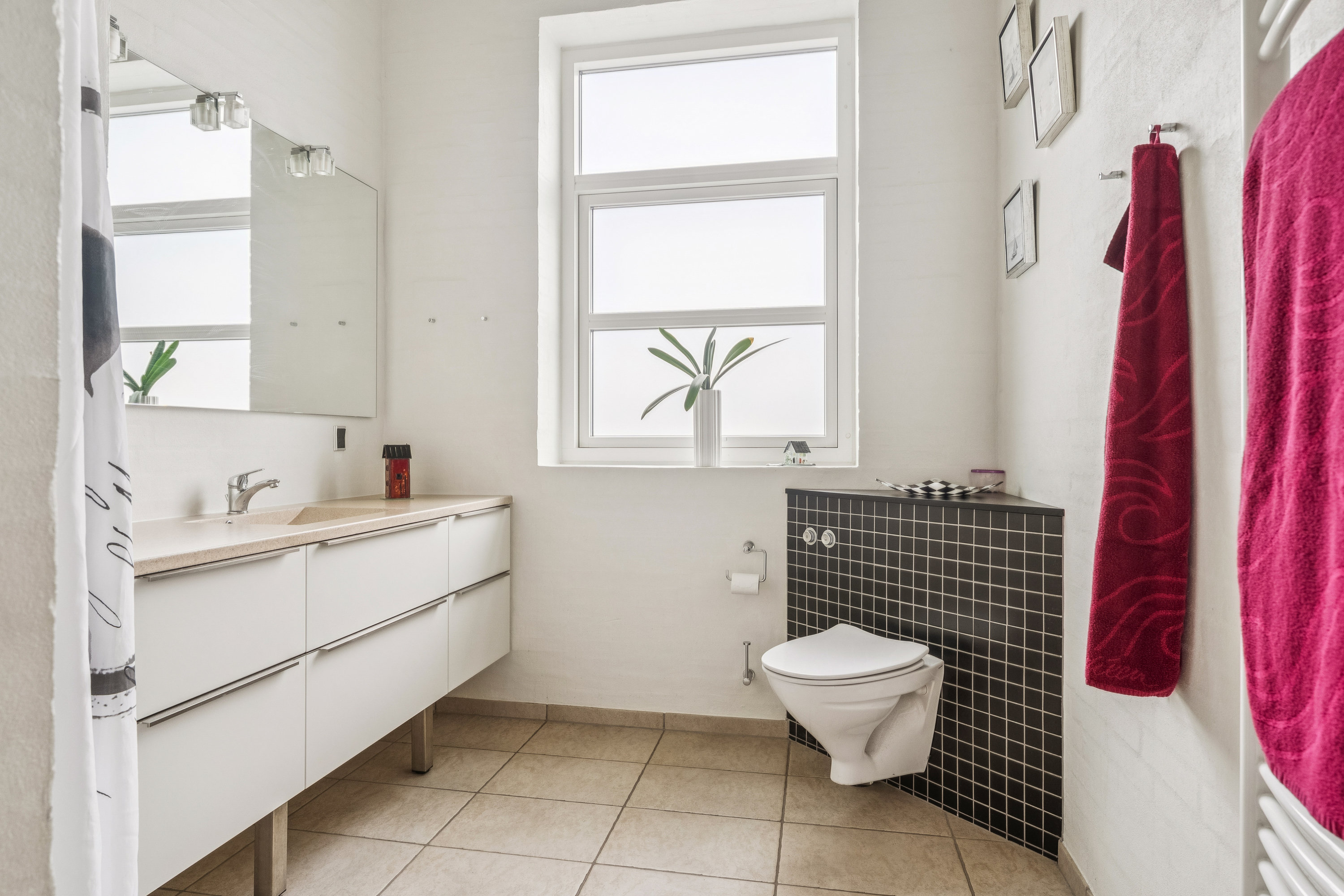 Fremhævet badeværelse billede i fuldskærmstilstand. Billede af Haresvinget 14, 8850 Bjerringbro