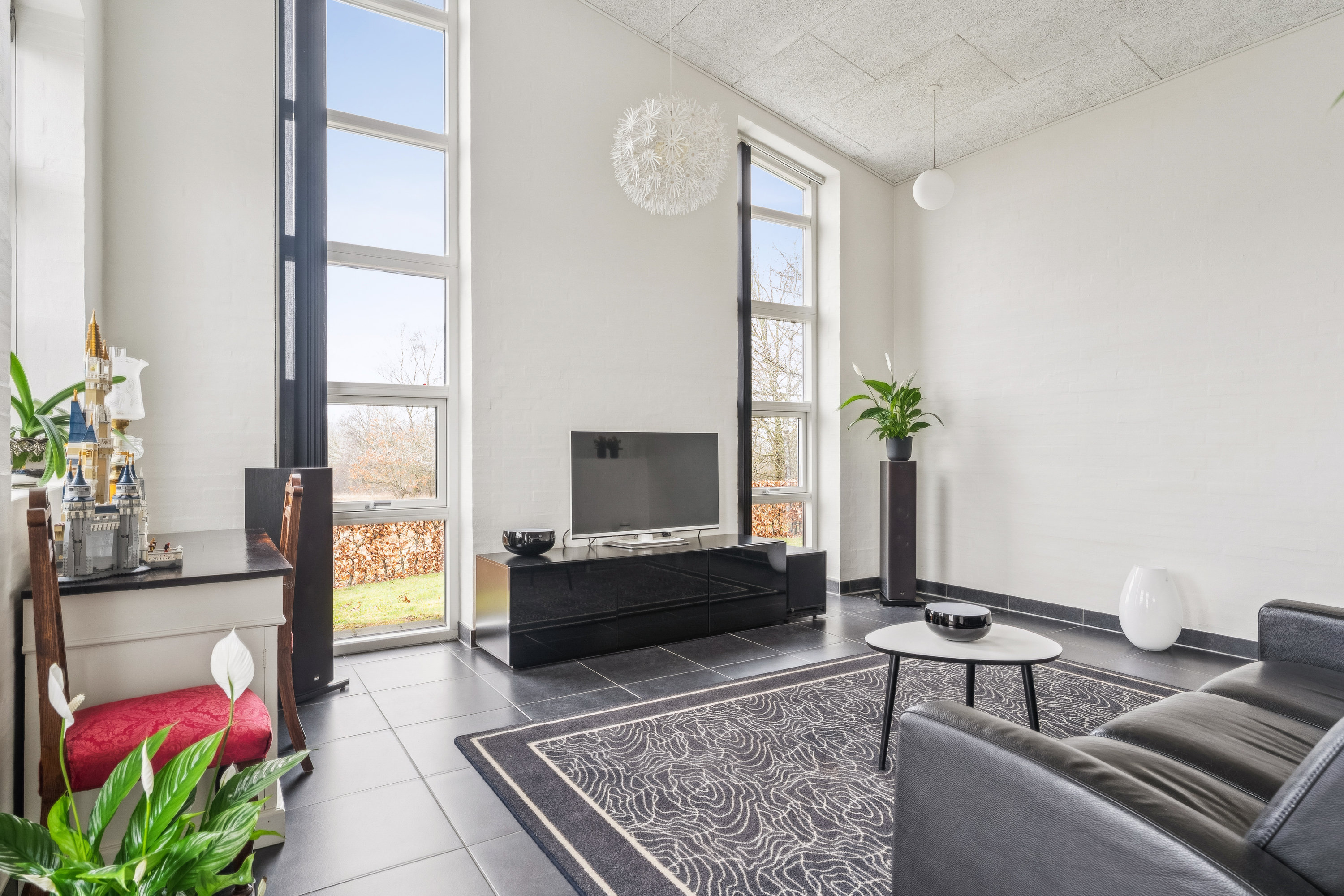 Fremhævet stue billede i fuldskærmstilstand. Billede af Haresvinget 14, 8850 Bjerringbro