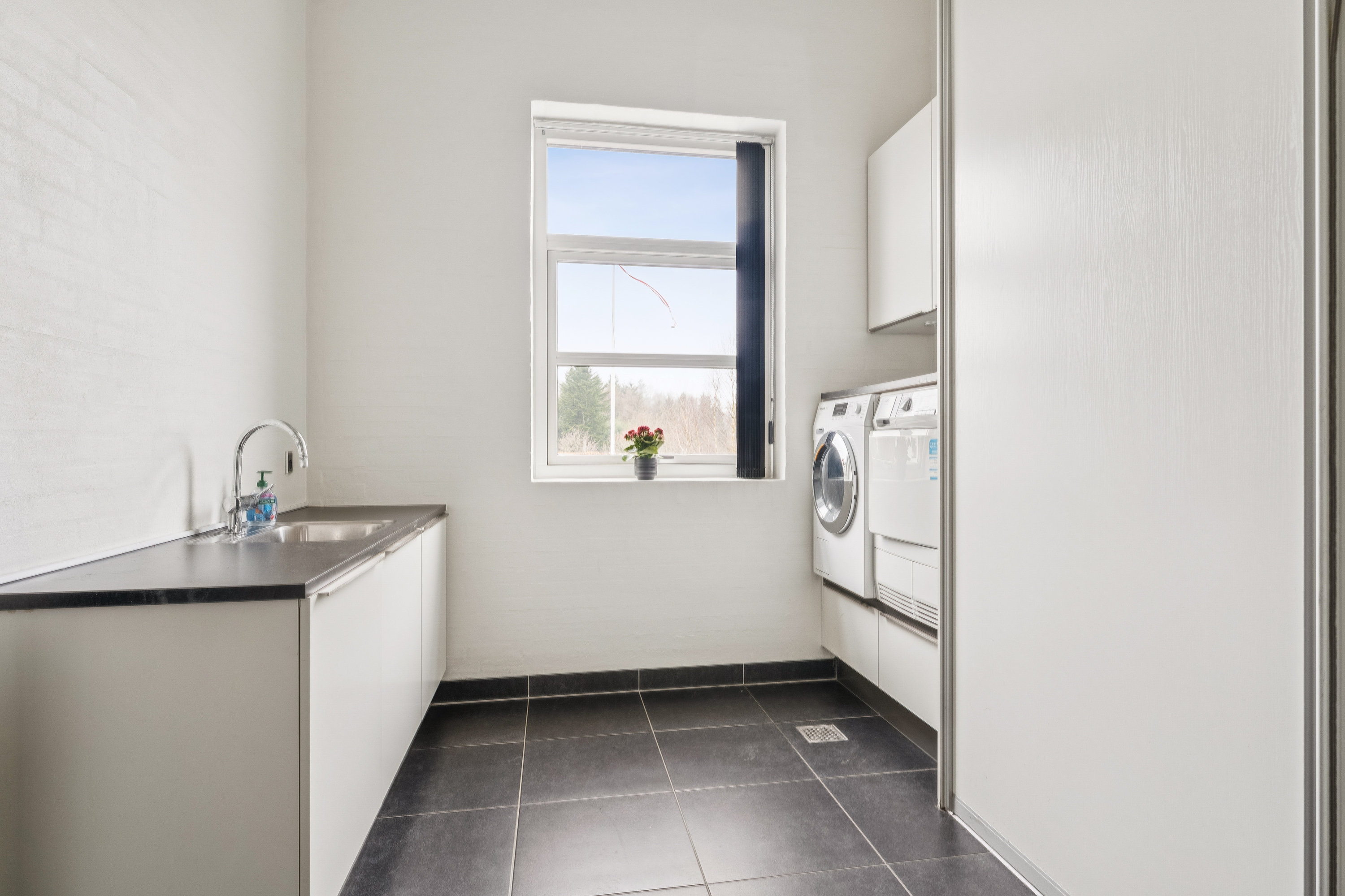 Fremhævet køkken billede i fuldskærmstilstand. Billede af Haresvinget 14, 8850 Bjerringbro