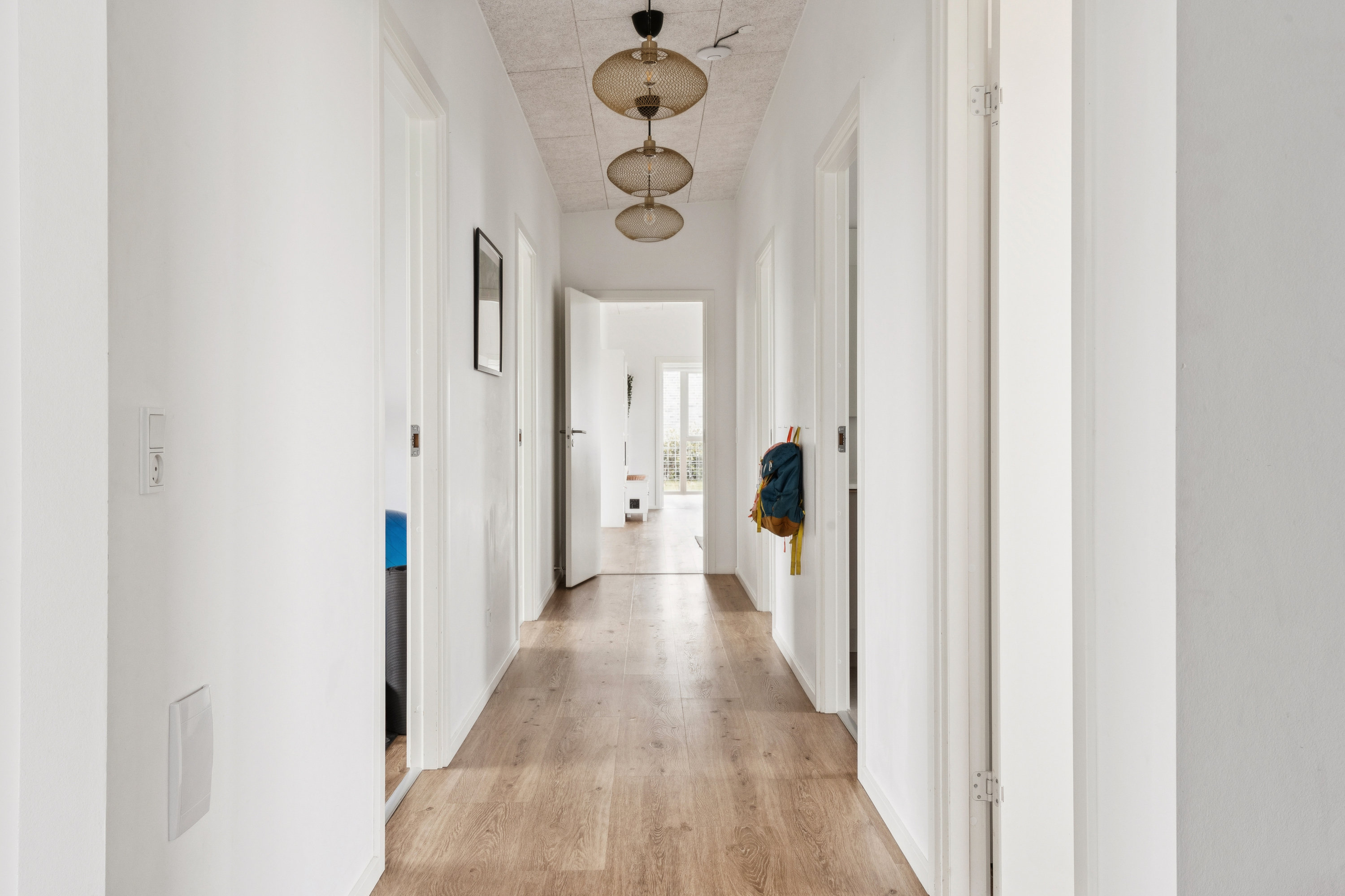 Fremhævet gang billede i fuldskærmstilstand. Billede af Høje Støvring 210, 9530 Støvring