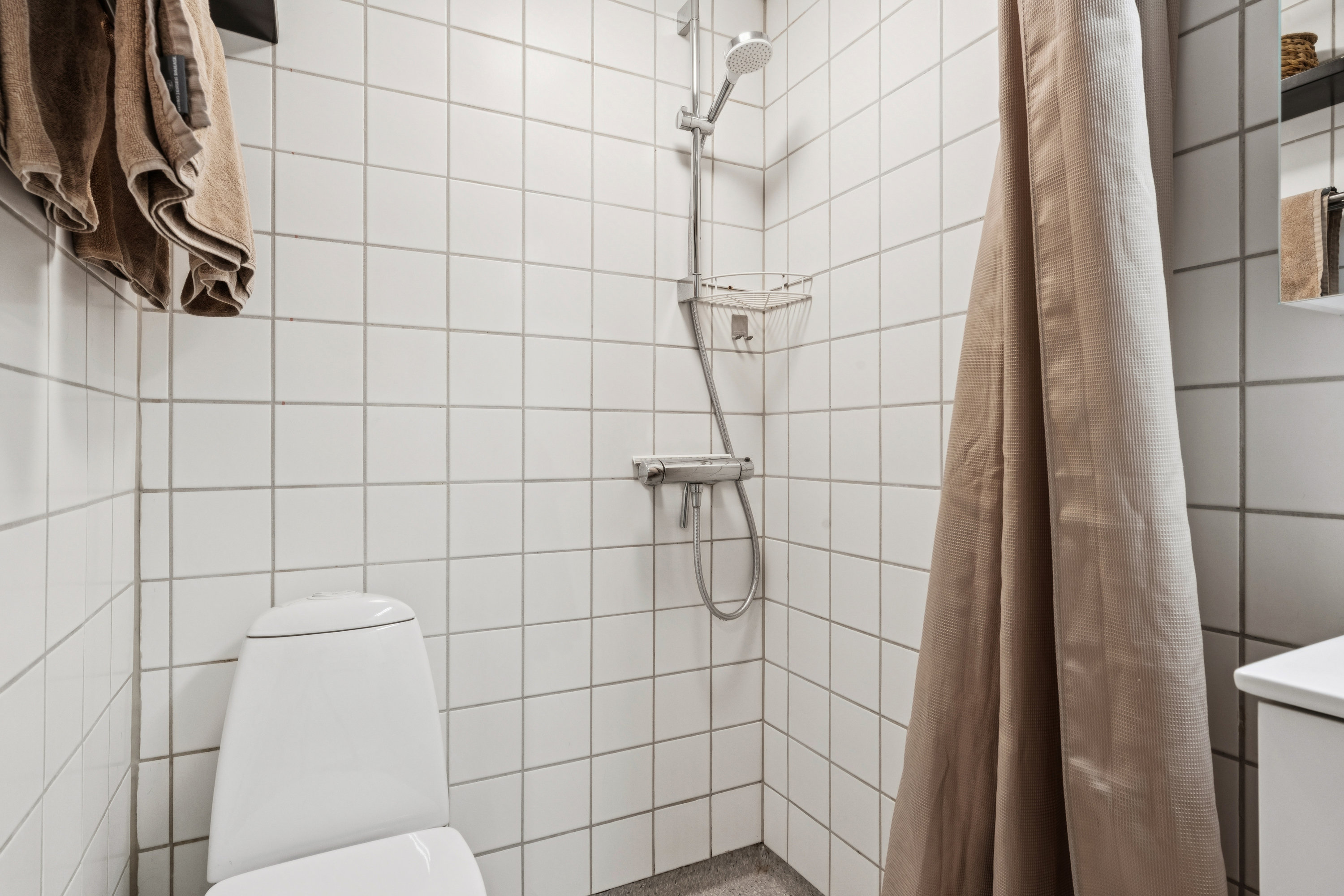 Fremhævet badeværelse billede i fuldskærmstilstand. Billede af Rosenlundsgade 10, st.. th., 9000 Aalborg