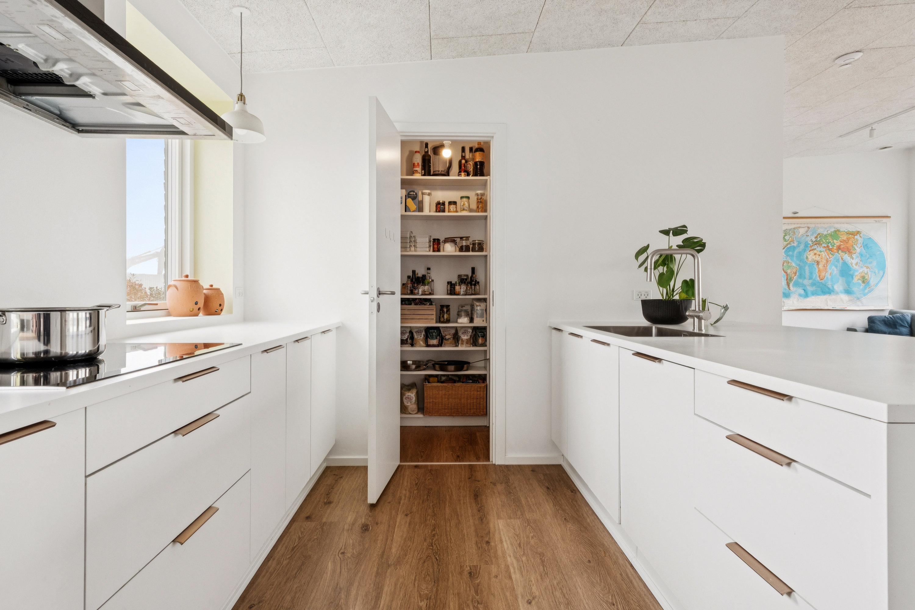 Fremhævet køkken billede i fuldskærmstilstand. Billede af Høje Støvring 210, 9530 Støvring