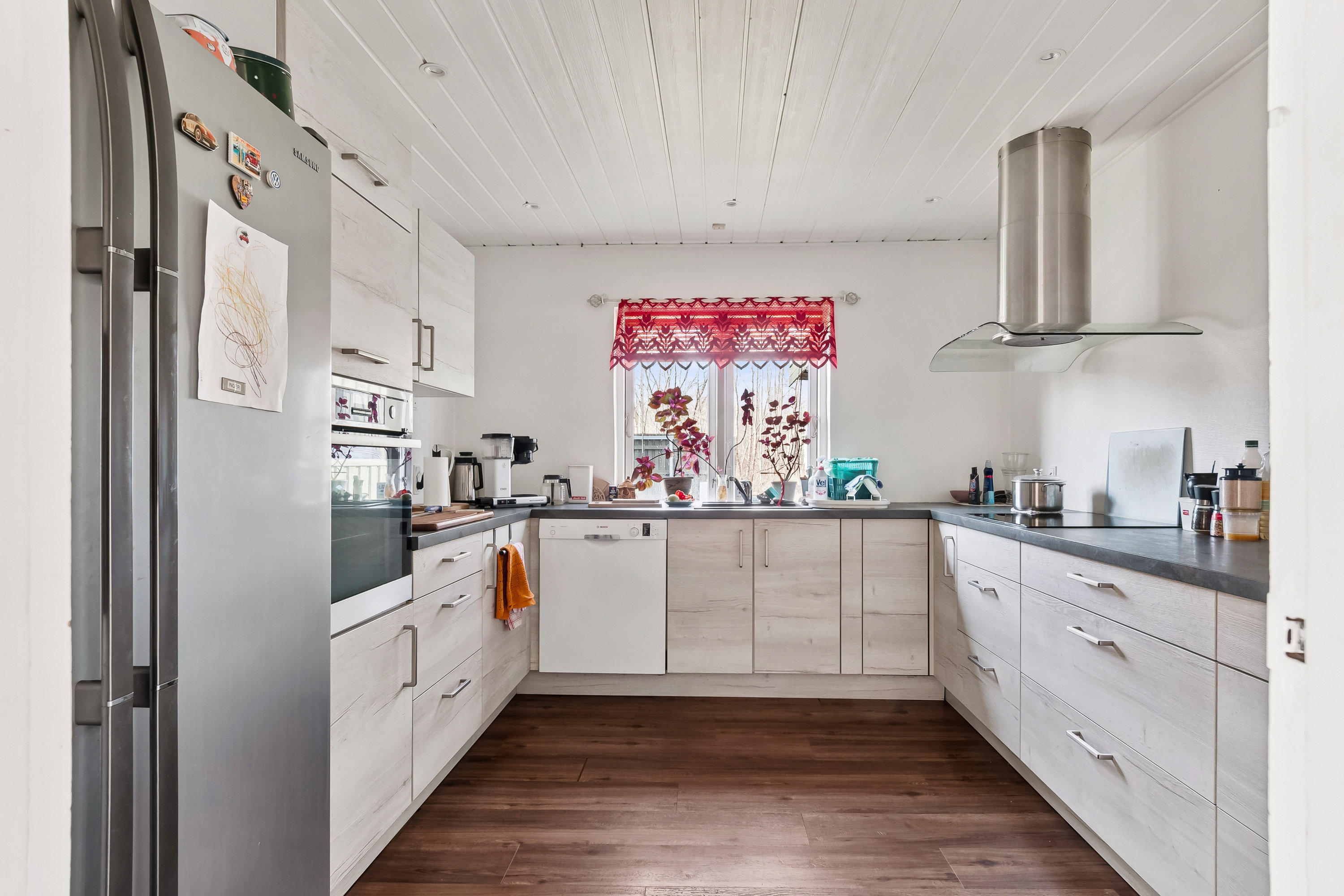 Fremhævet køkken billede i fuldskærmstilstand. Billede af Kongelundsvej 652, 2791 Dragør