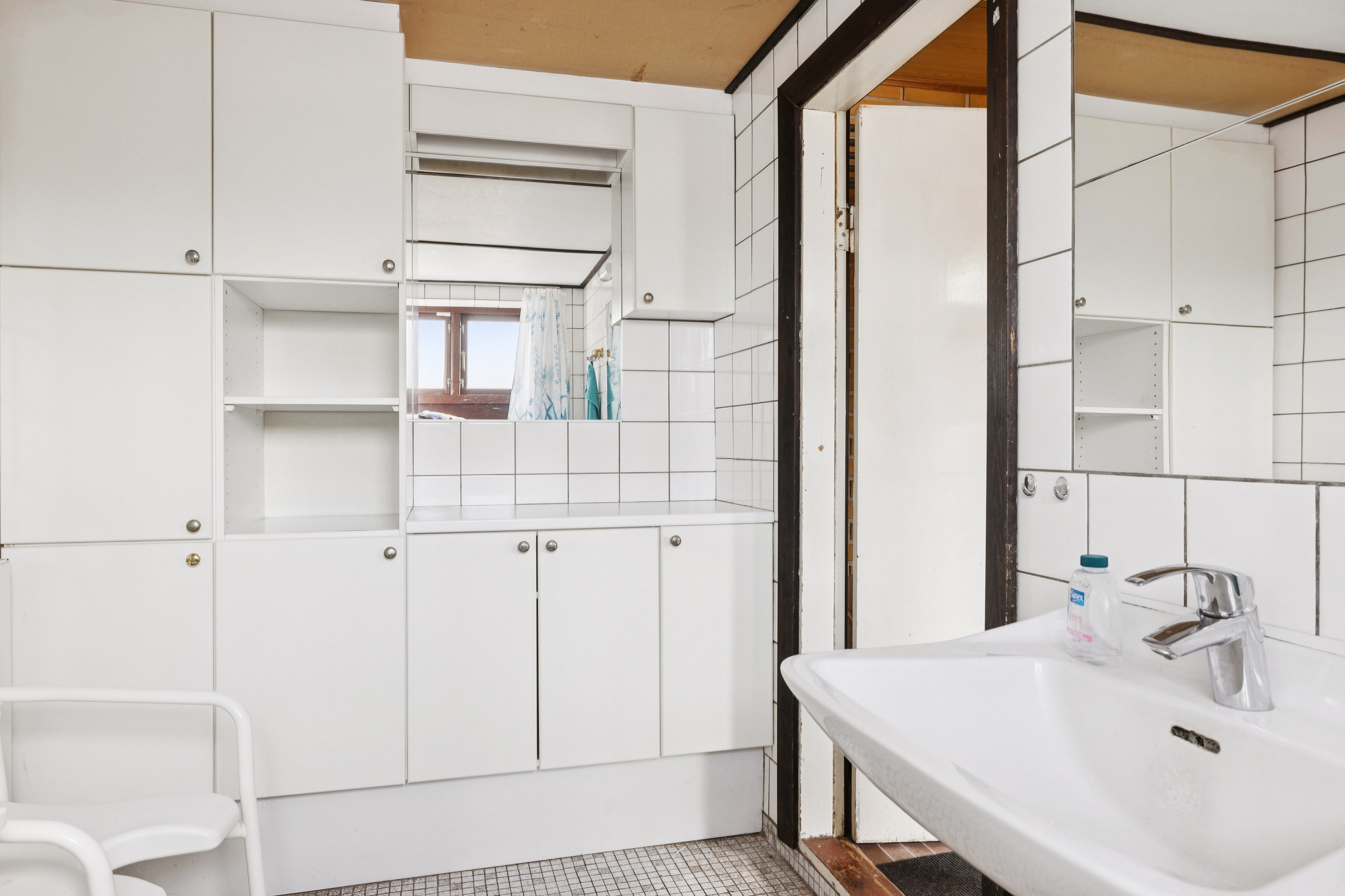 Fremhævet badeværelse billede i fuldskærmstilstand. Billede af Klaregade 27, Gummerup, 5620 Glamsbjerg