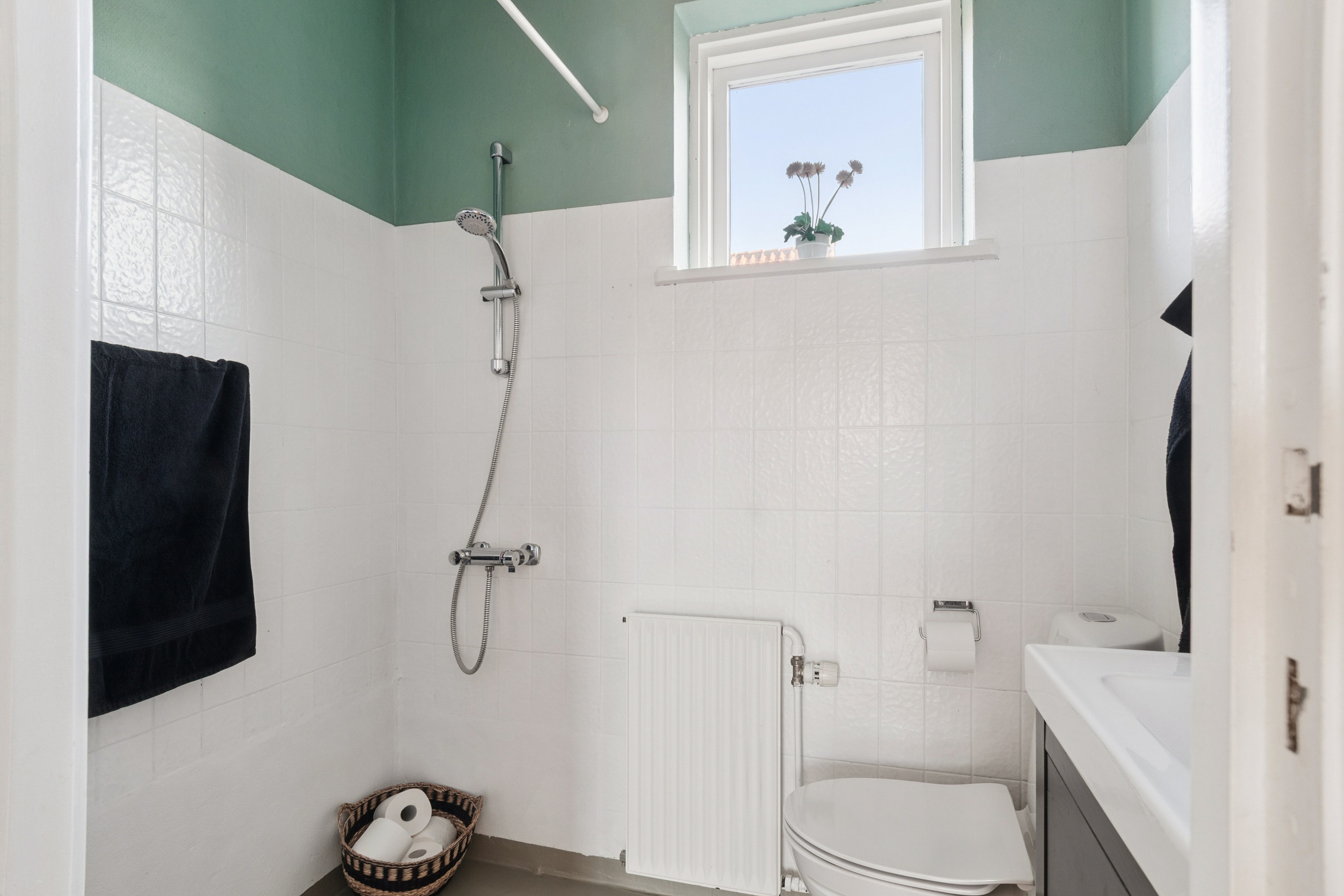 Fremhævet badeværelse billede i fuldskærmstilstand. Billede af Tjørneengen 2, 2791 Dragør