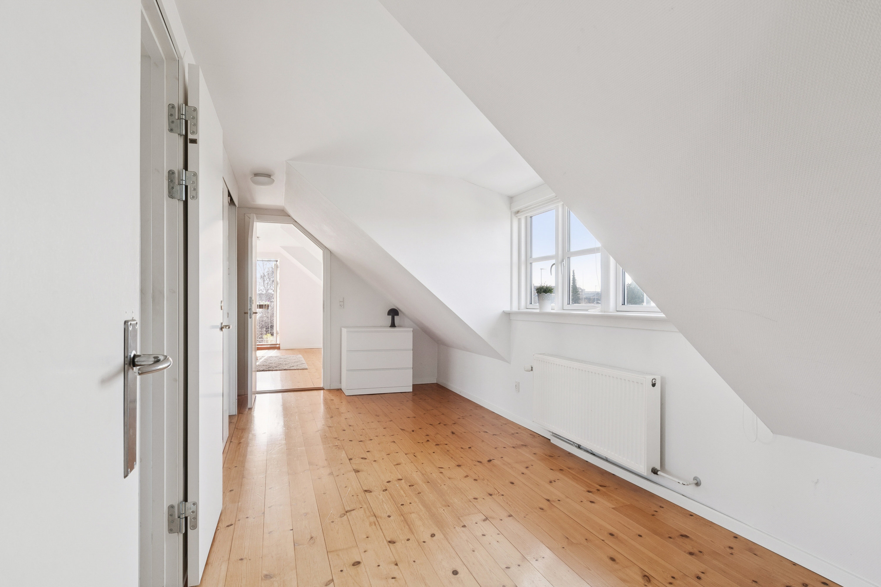 Fremhævet trappe billede i fuldskærmstilstand. Billede af Tjørneengen 2, 2791 Dragør