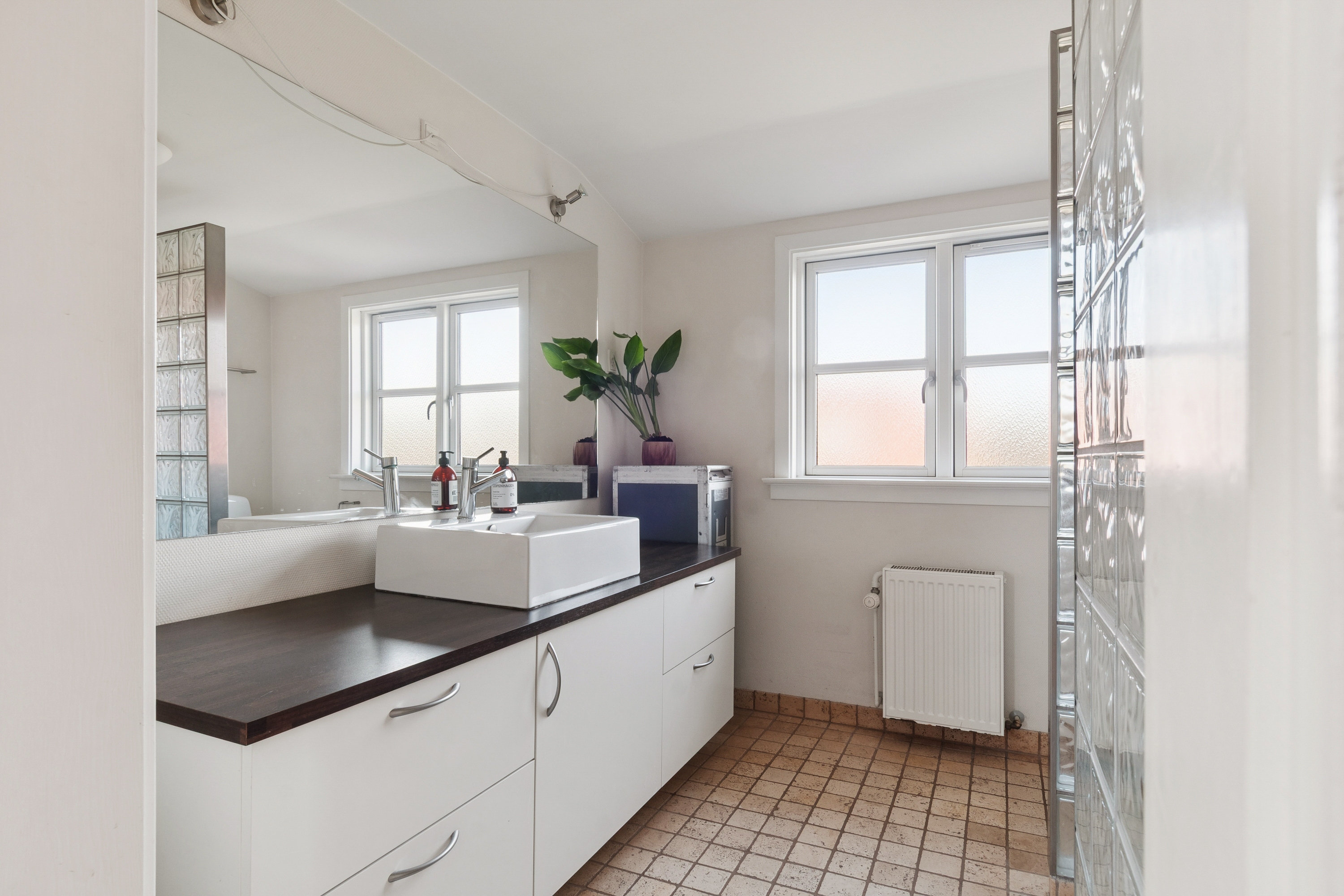 Fremhævet badeværelse billede i fuldskærmstilstand. Billede af Tjørneengen 2, 2791 Dragør