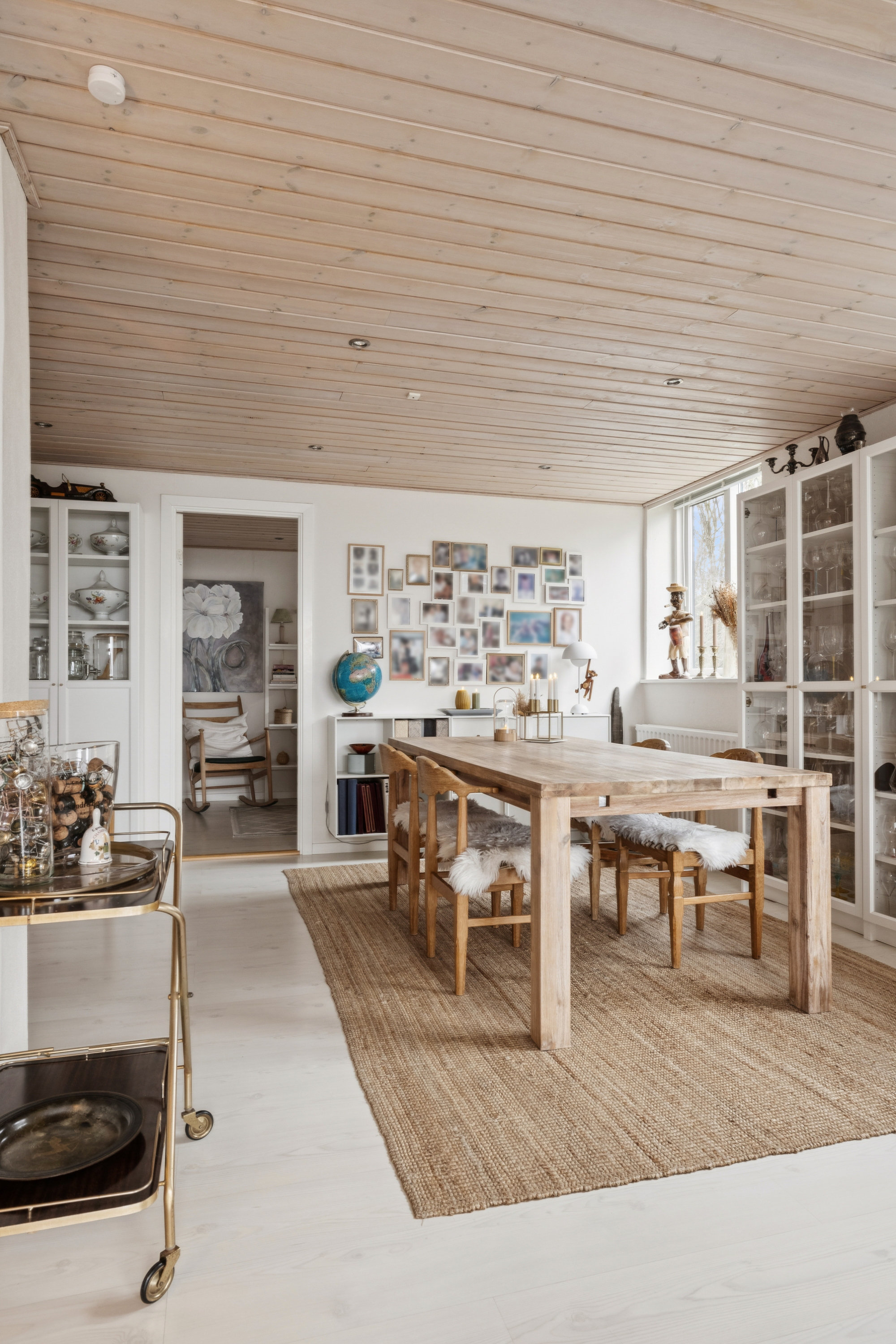 Fremhævet stue billede i fuldskærmstilstand. Billede af Grenåvej 728, kld.. c., 8541 Skødstrup