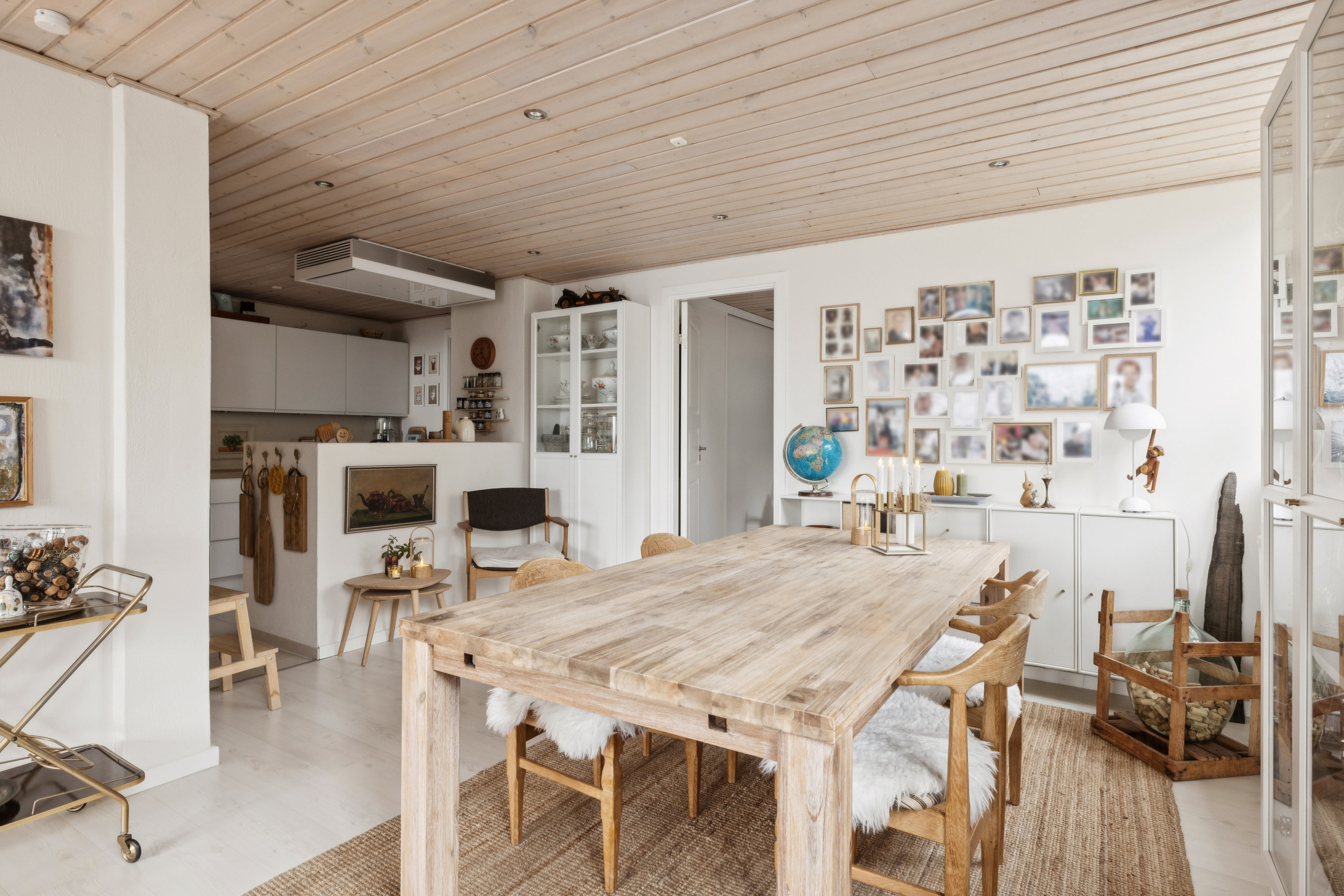 Fremhævet stue billede i fuldskærmstilstand. Billede af Grenåvej 728, kld.. c., 8541 Skødstrup