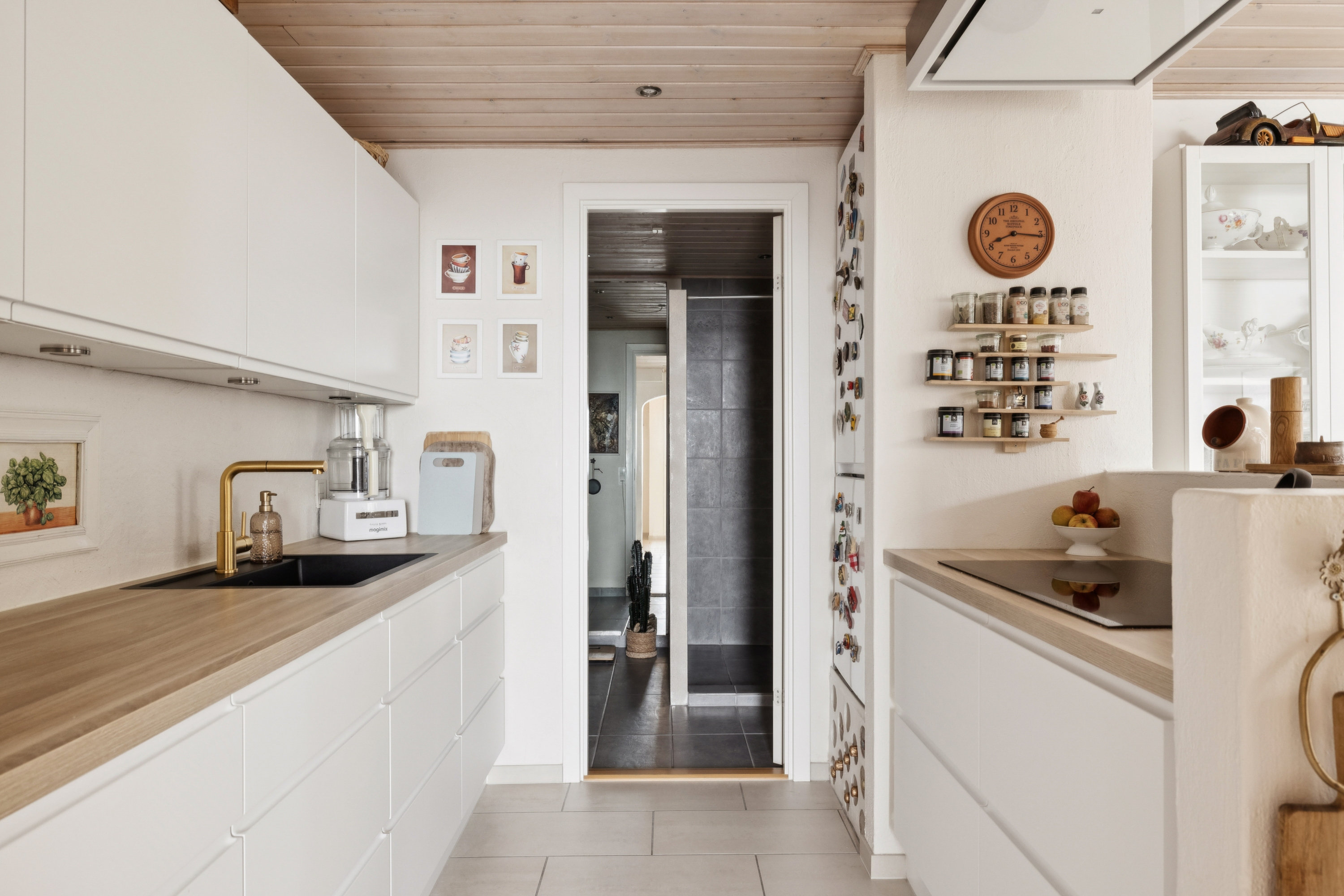 Fremhævet køkken billede i fuldskærmstilstand. Billede af Grenåvej 728, kld.. c., 8541 Skødstrup