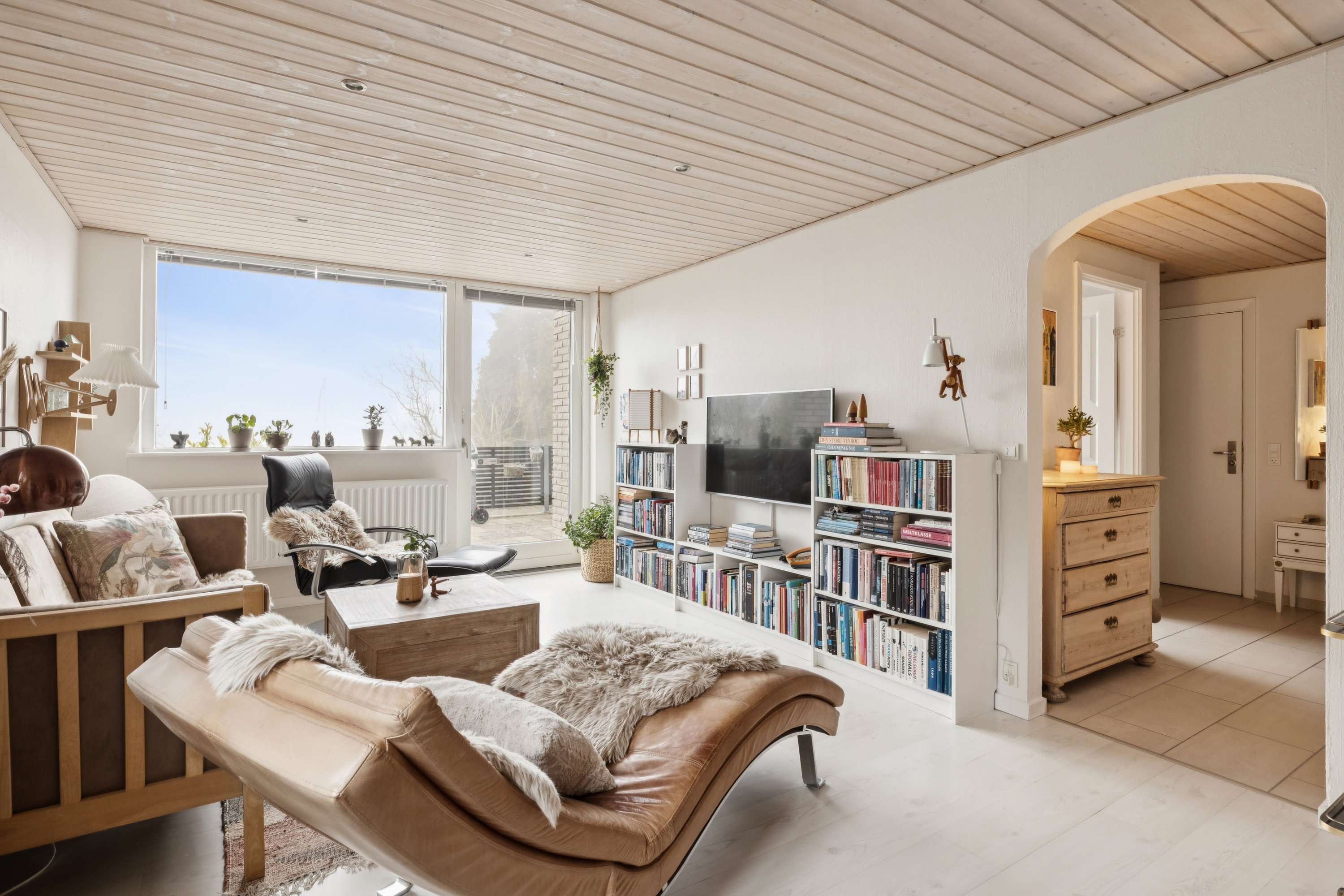 Fremhævet stue billede i fuldskærmstilstand. Billede af Grenåvej 728, kld.. c., 8541 Skødstrup