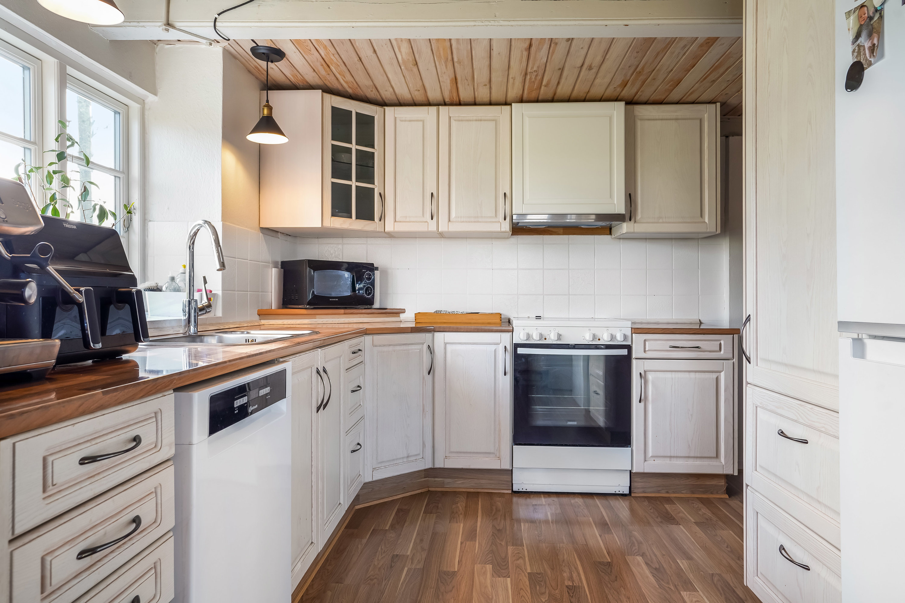 Fremhævet køkken billede i fuldskærmstilstand. Billede af Bygaden 18, Underup, 8740 Brædstrup