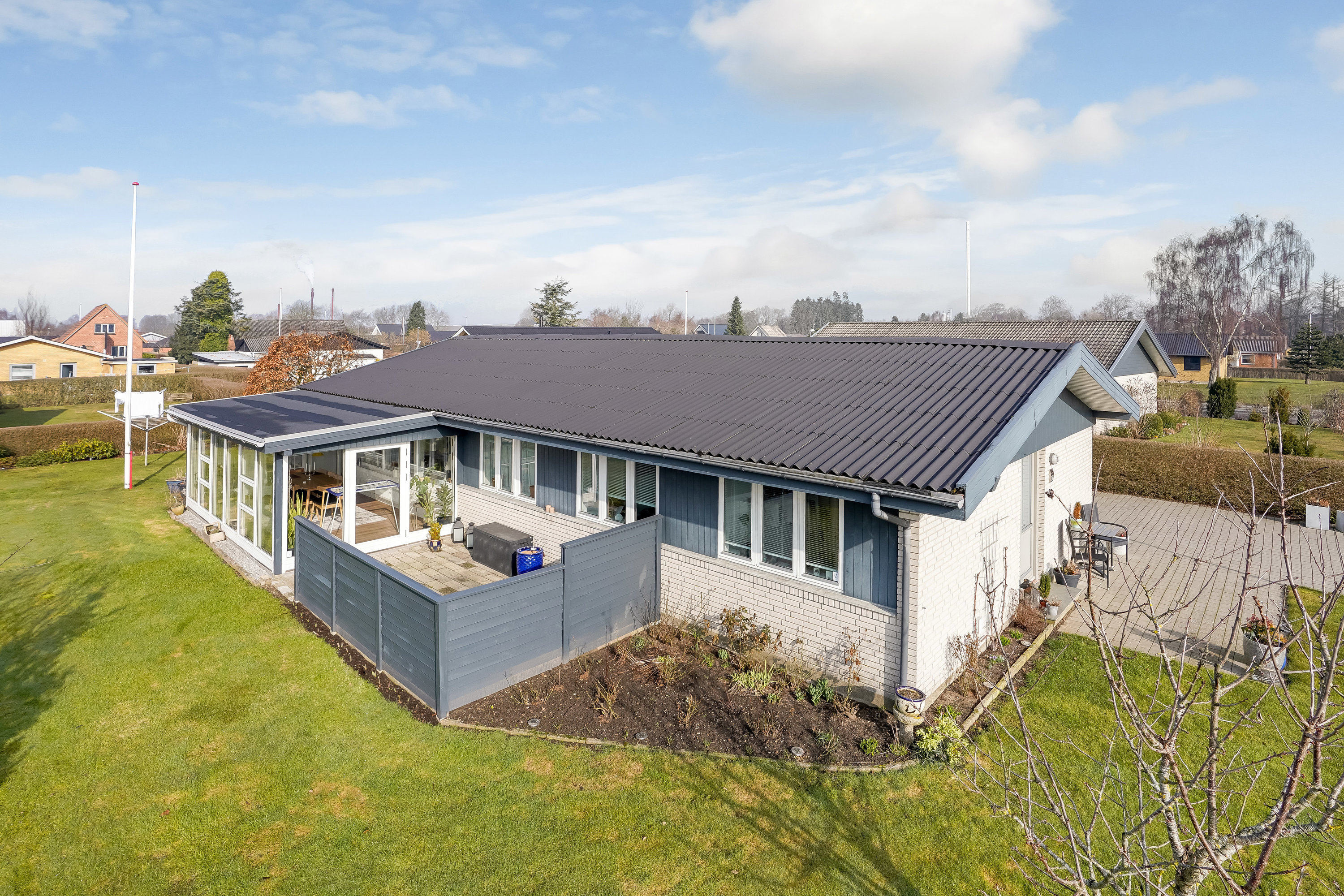 Fremhævet ejendommen billede i fuldskærmstilstand. Billede af Åparken 11, 7171 Uldum