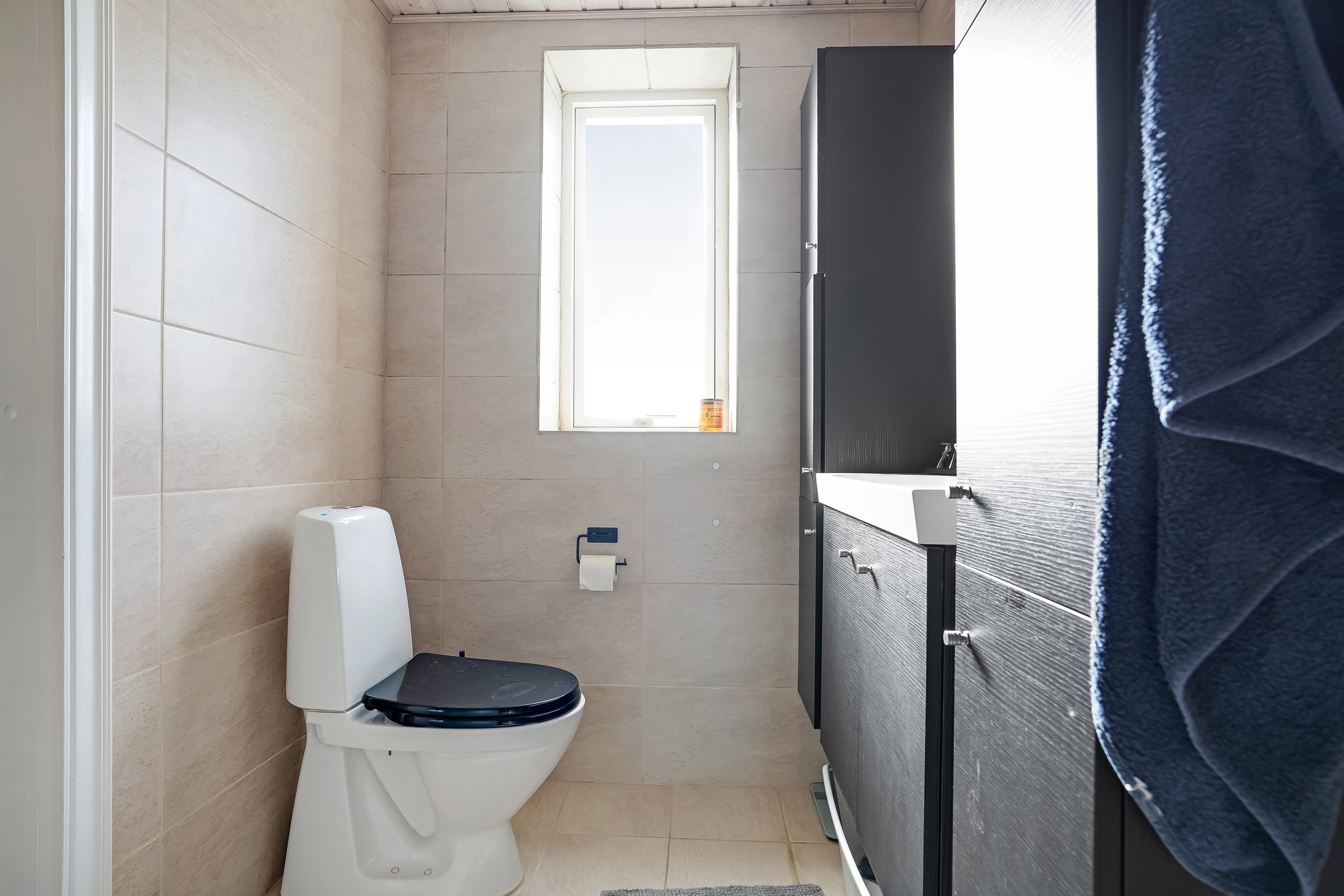 Fremhævet toilet billede i fuldskærmstilstand. Billede af Dortheasvej 14, Dortheasminde, 7171 Uldum