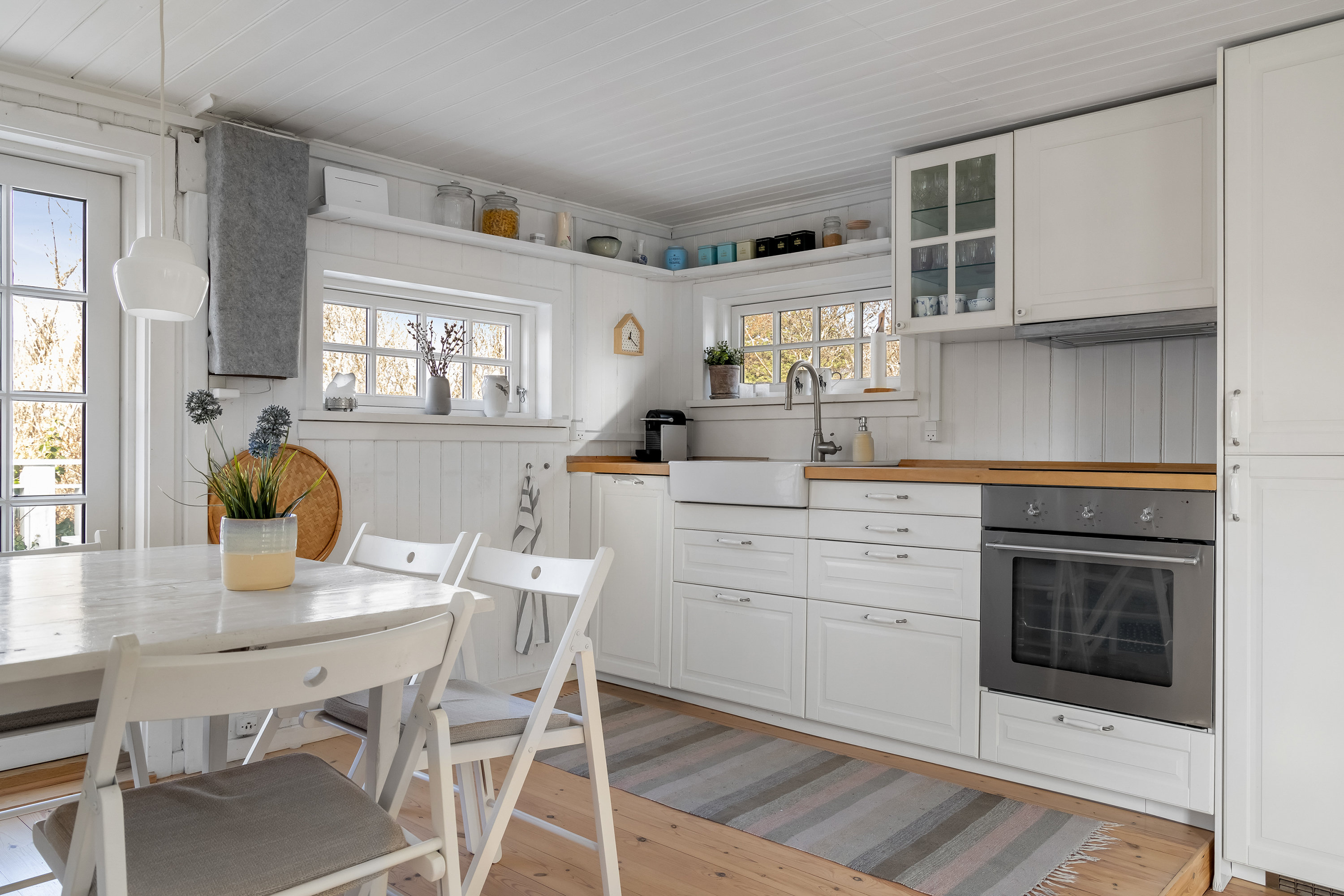 Fremhævet køkken billede i fuldskærmstilstand. Billede af Rågelejevej 166, Rågeleje, 3210 Vejby