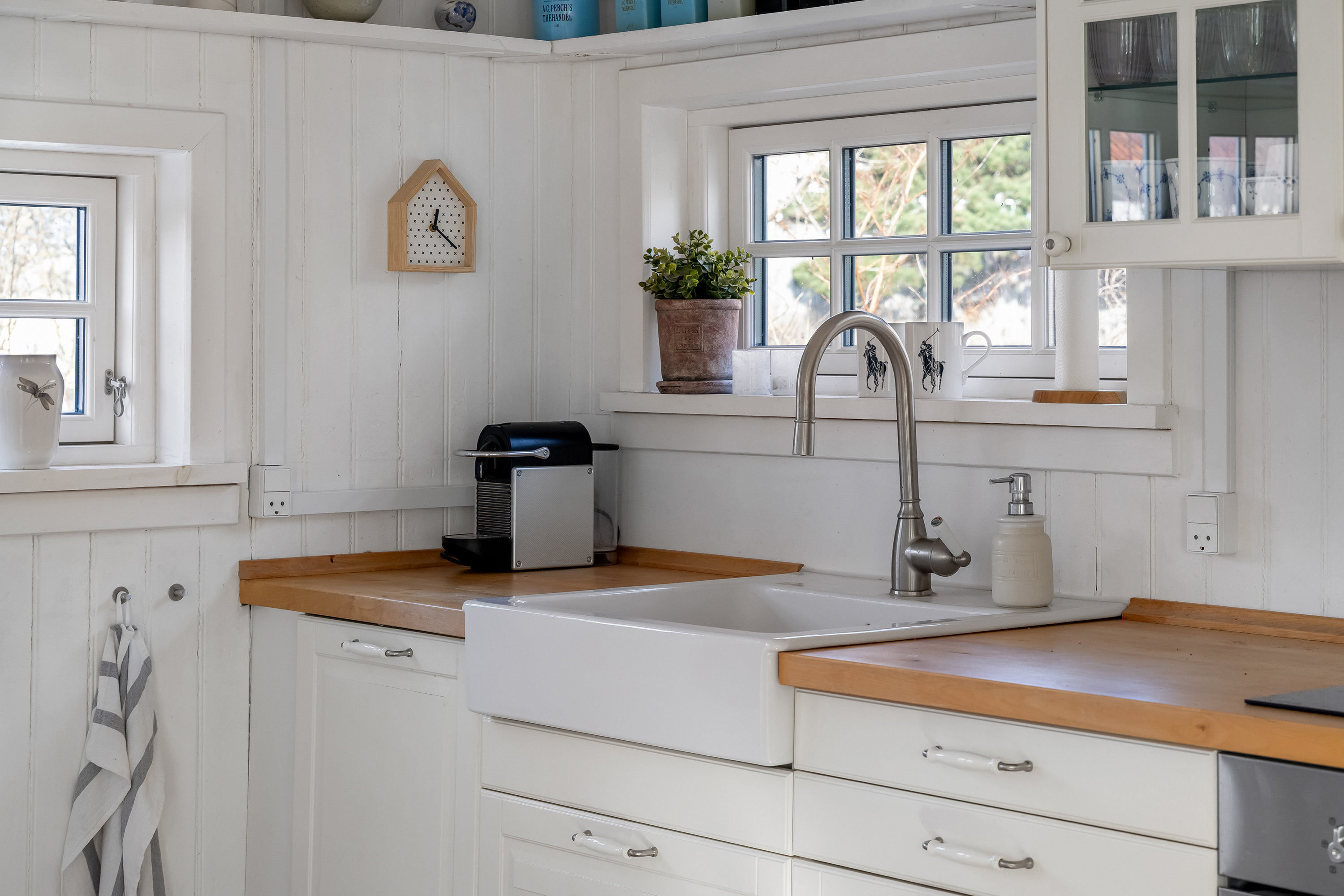 Fremhævet køkken billede i fuldskærmstilstand. Billede af Rågelejevej 166, Rågeleje, 3210 Vejby