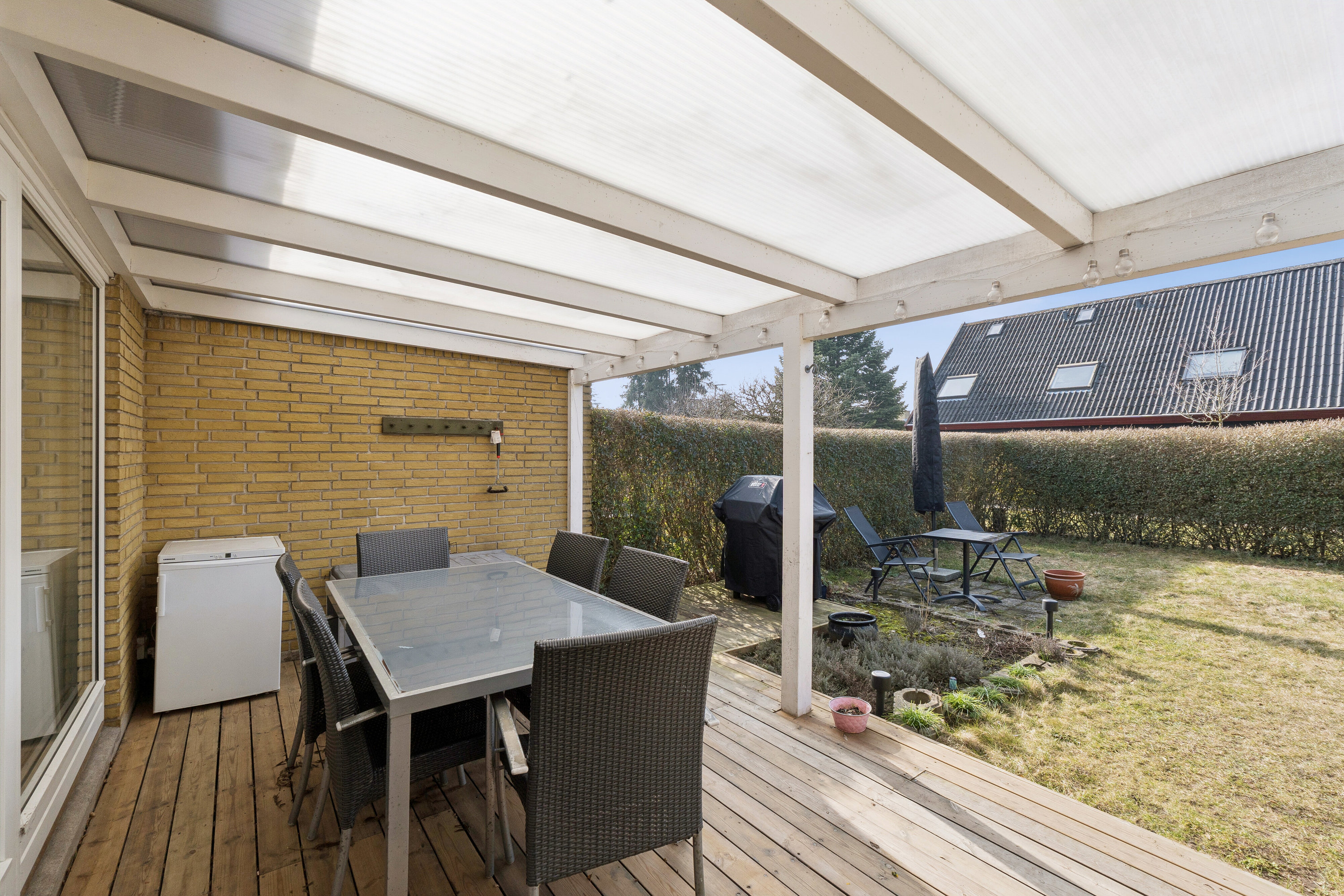 Fremhævet udendørs billede i fuldskærmstilstand. Billede af Enghøjen 19, 2650 Hvidovre