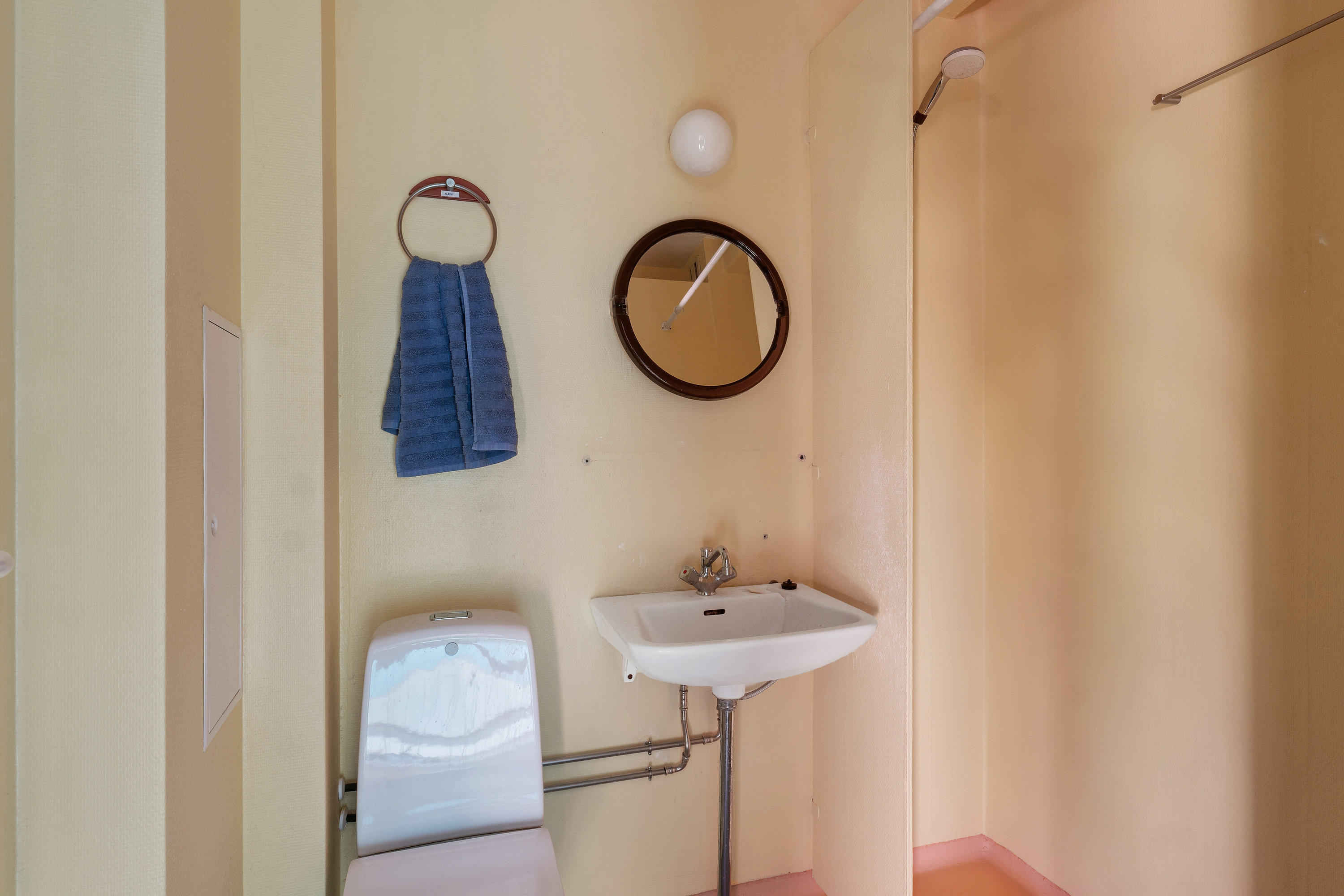 Fremhævet badeværelse billede i fuldskærmstilstand. Billede af Skanderupvej 4, 2. tv., 2610 Rødovre