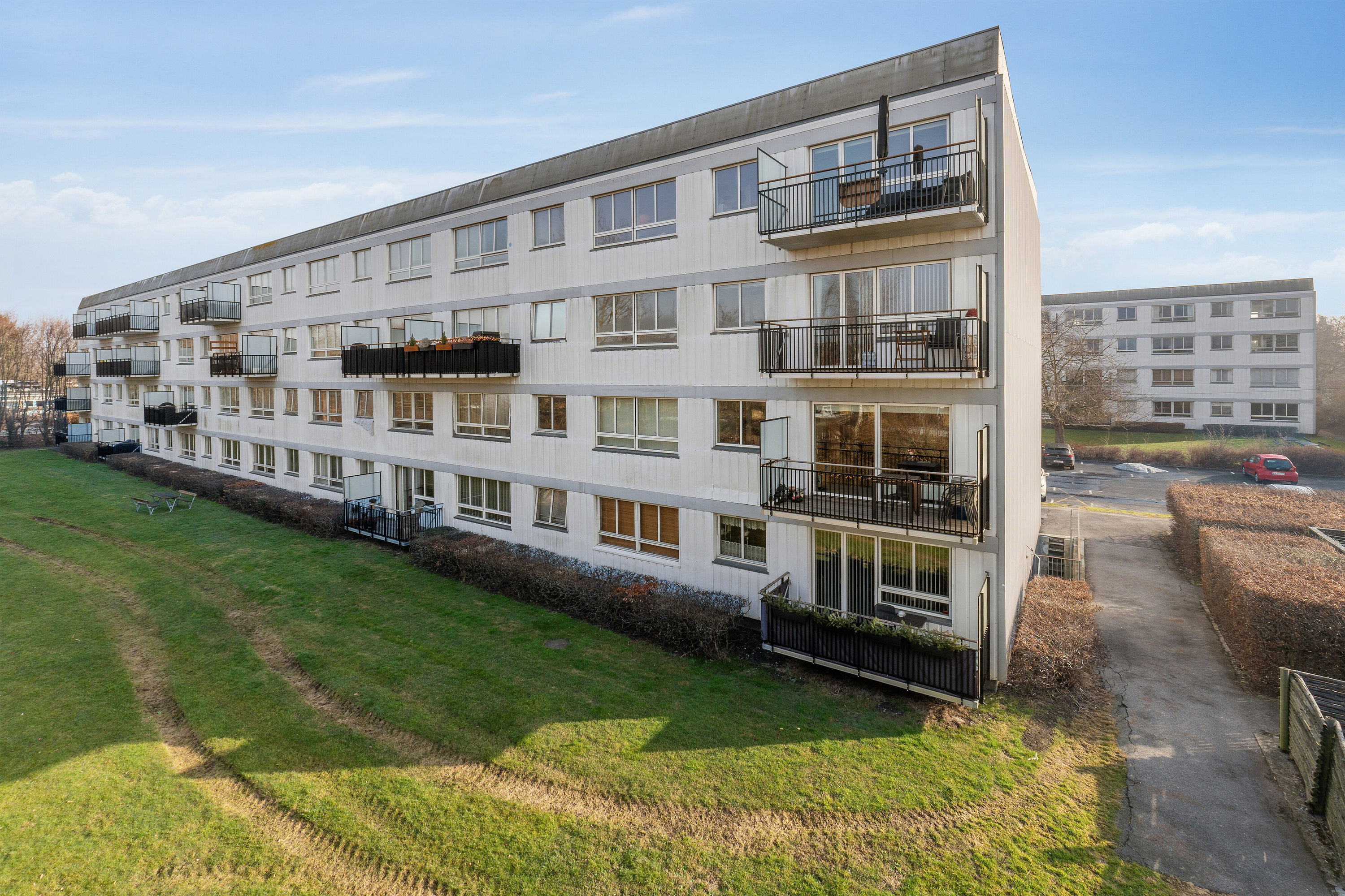 Fremhævet gårdmiljø billede i fuldskærmstilstand. Billede af Skanderupvej 4, 2. tv., 2610 Rødovre