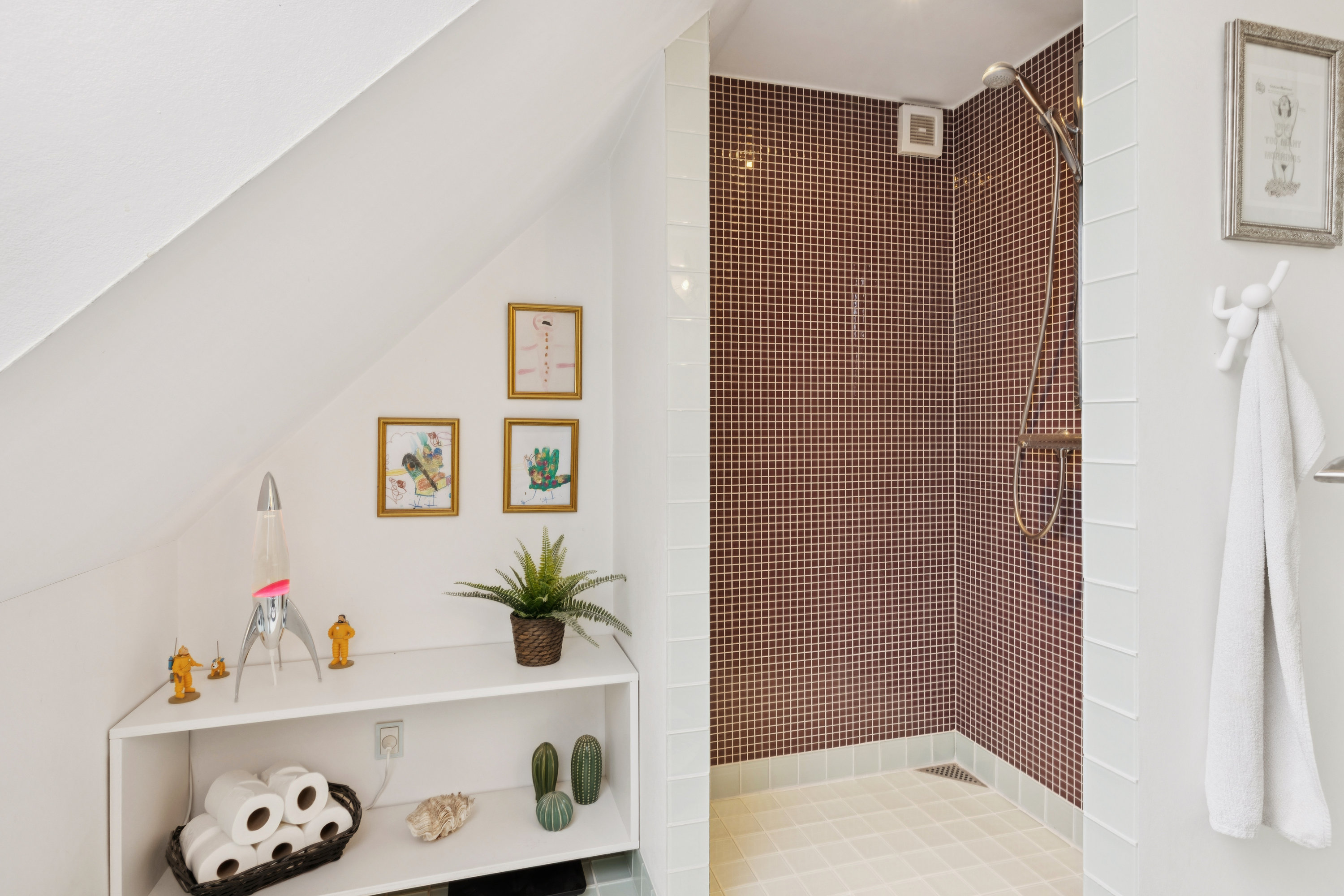 Fremhævet badeværelse billede i fuldskærmstilstand. Billede af Lille Randers 12, Thorsager, 8410 Rønde