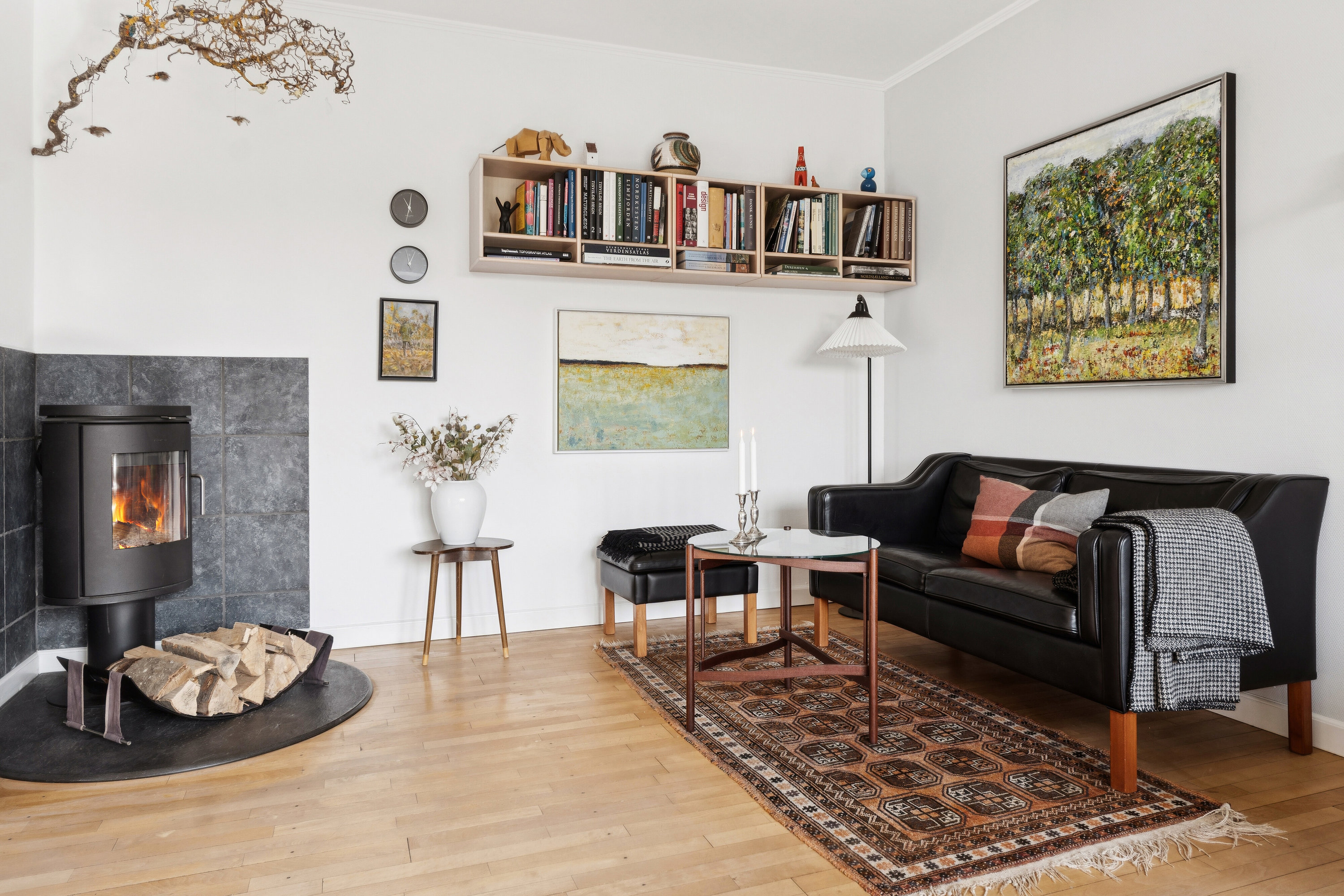 Fremhævet stue billede i fuldskærmstilstand. Billede af Skovfryd 9, 2800 Kongens Lyngby