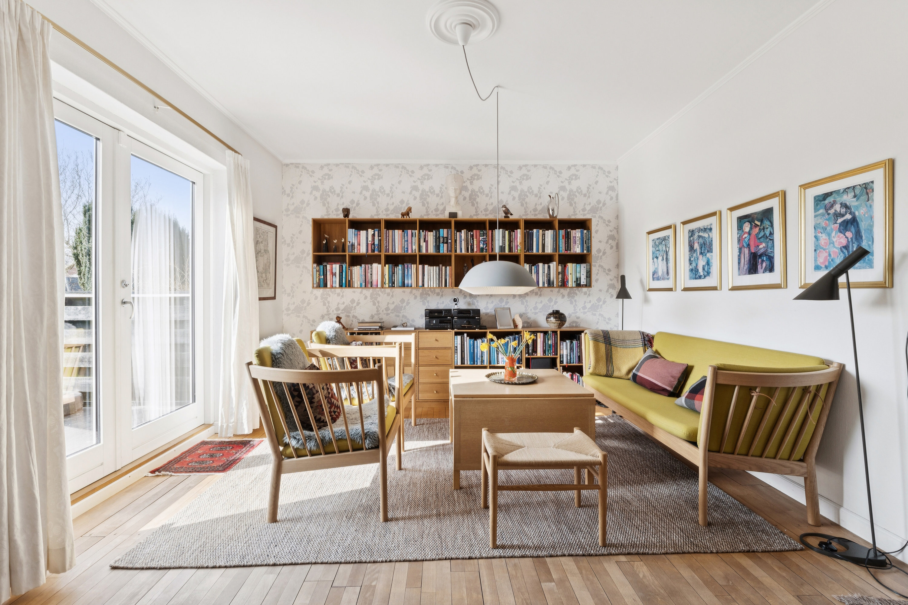 Fremhævet stue billede i fuldskærmstilstand. Billede af Skovfryd 9, 2800 Kongens Lyngby