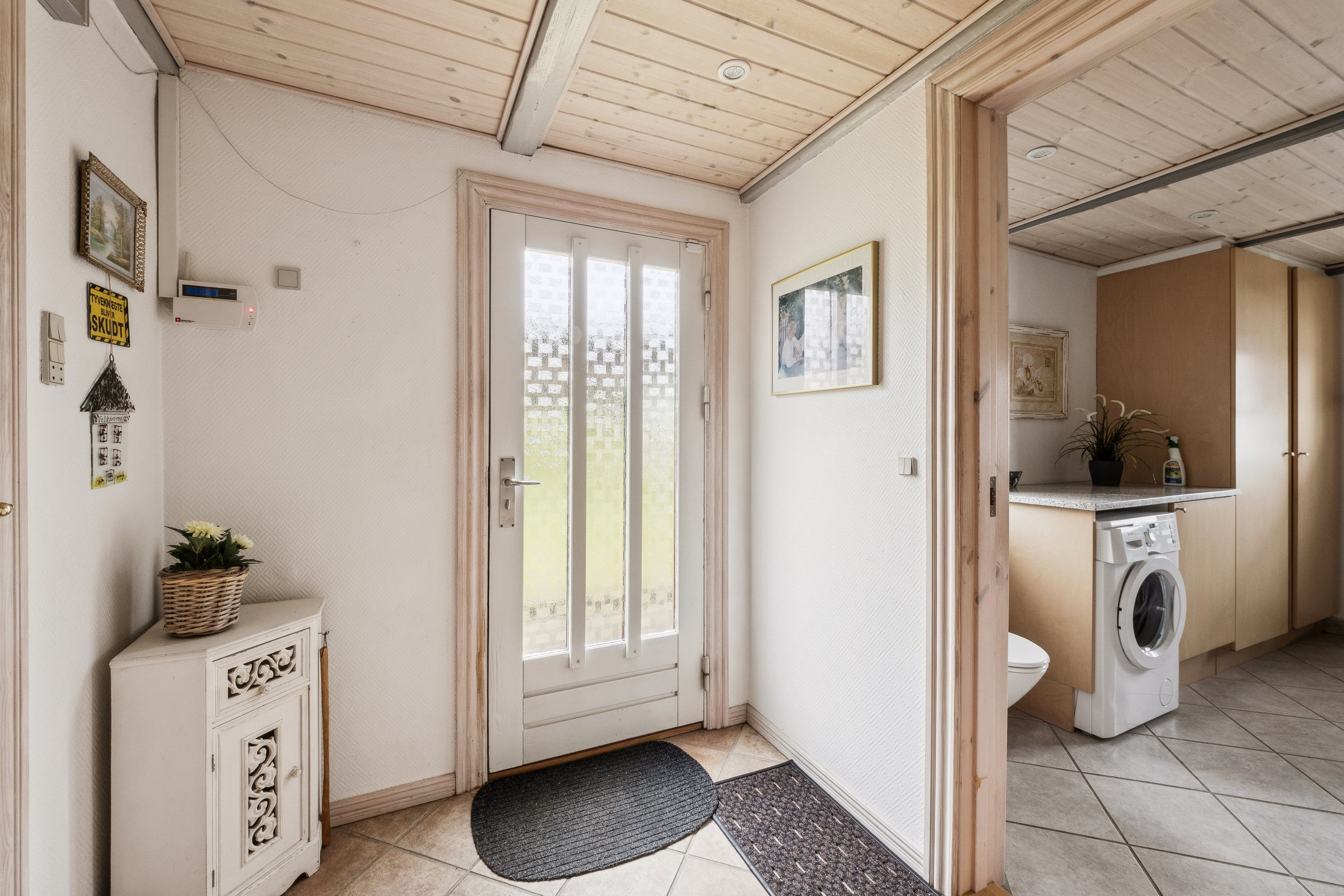 Fremhævet gang billede i fuldskærmstilstand. Billede af Faaruphusevej 12, Faarup, 7900 Nykøbing M