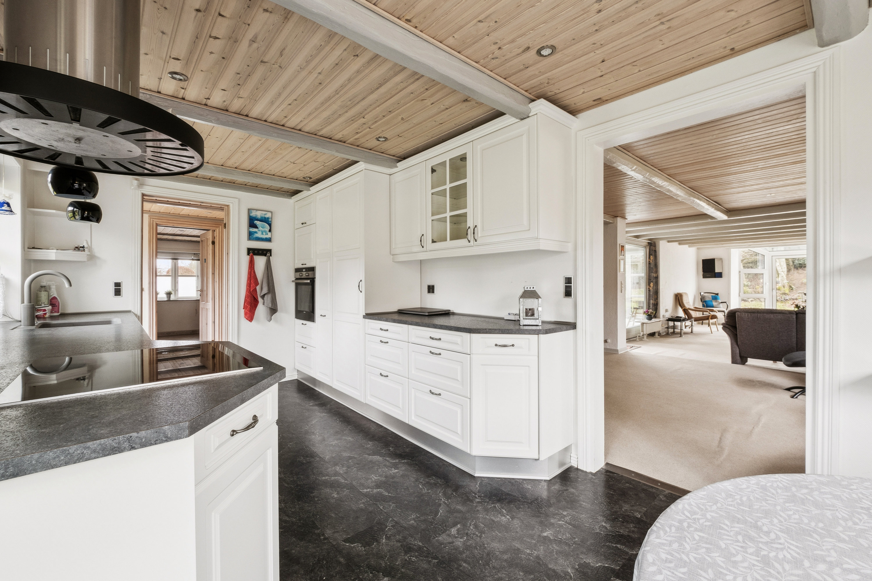 Fremhævet køkken billede i fuldskærmstilstand. Billede af Faaruphusevej 12, Faarup, 7900 Nykøbing M