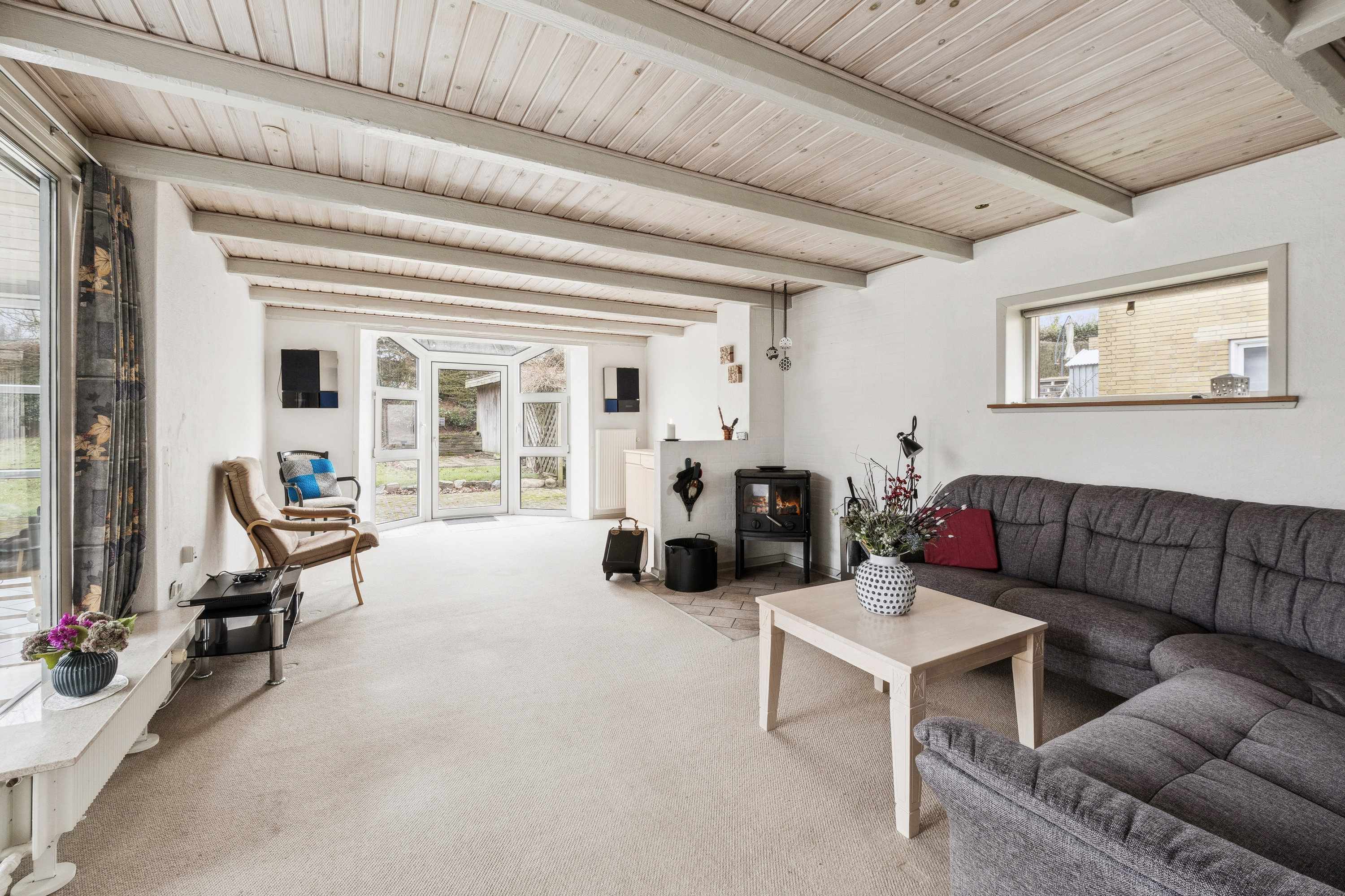 Fremhævet stue billede i fuldskærmstilstand. Billede af Faaruphusevej 12, Faarup, 7900 Nykøbing M