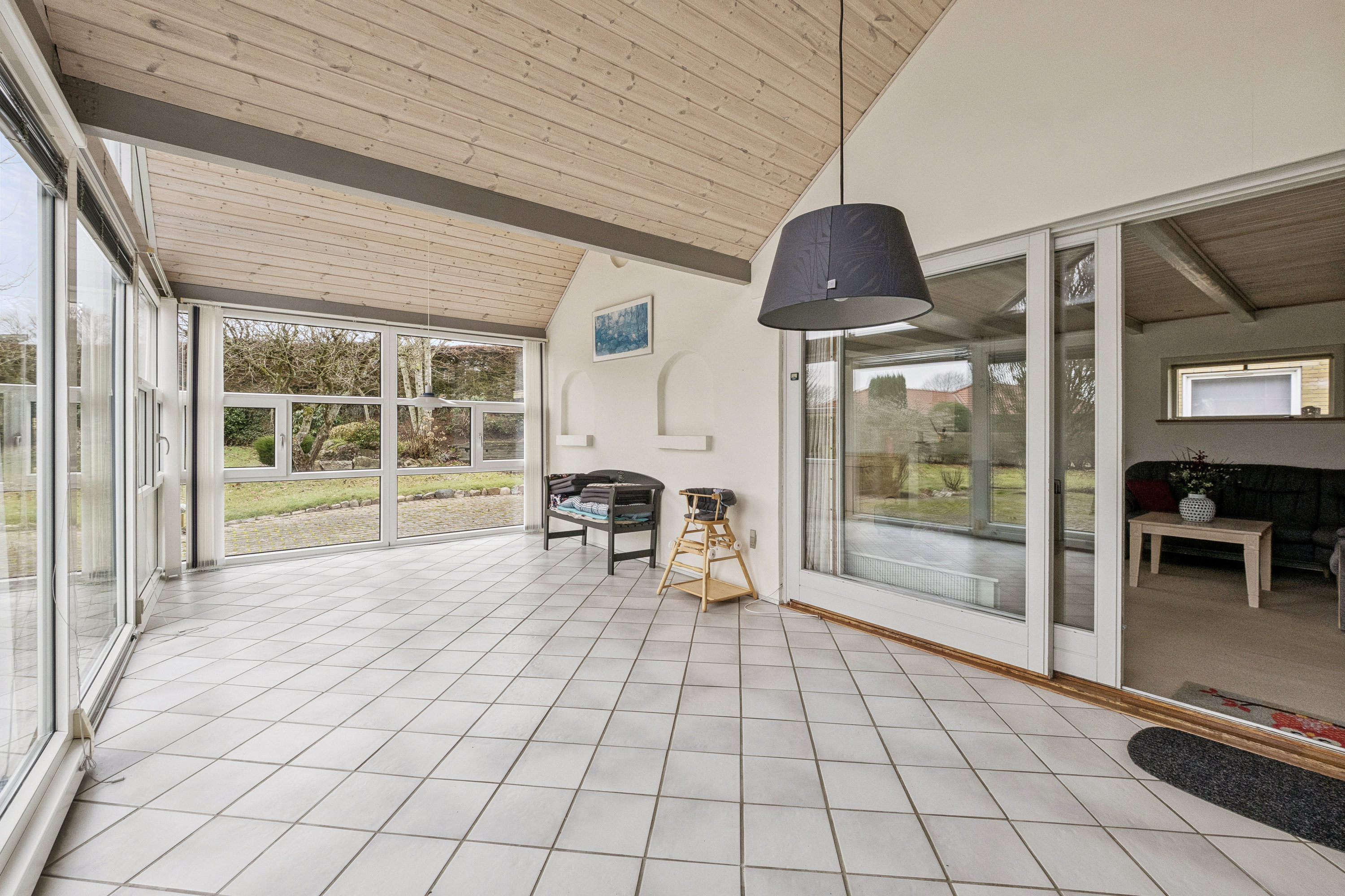 Fremhævet stue billede i fuldskærmstilstand. Billede af Faaruphusevej 12, Faarup, 7900 Nykøbing M