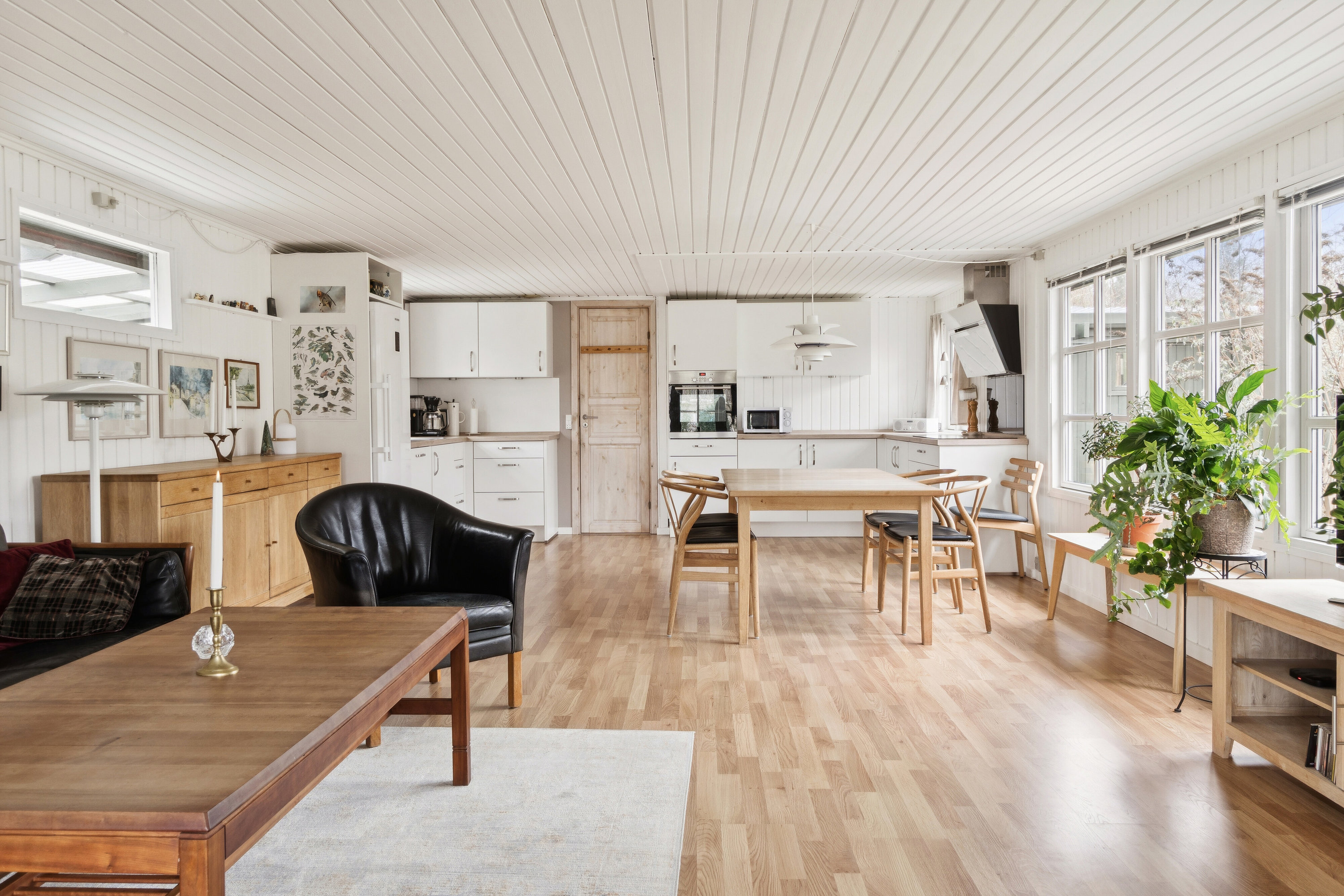 Fremhævet stue billede i fuldskærmstilstand. Billede af Klinteborgvej 26, Ordrup, 4540 Fårevejle