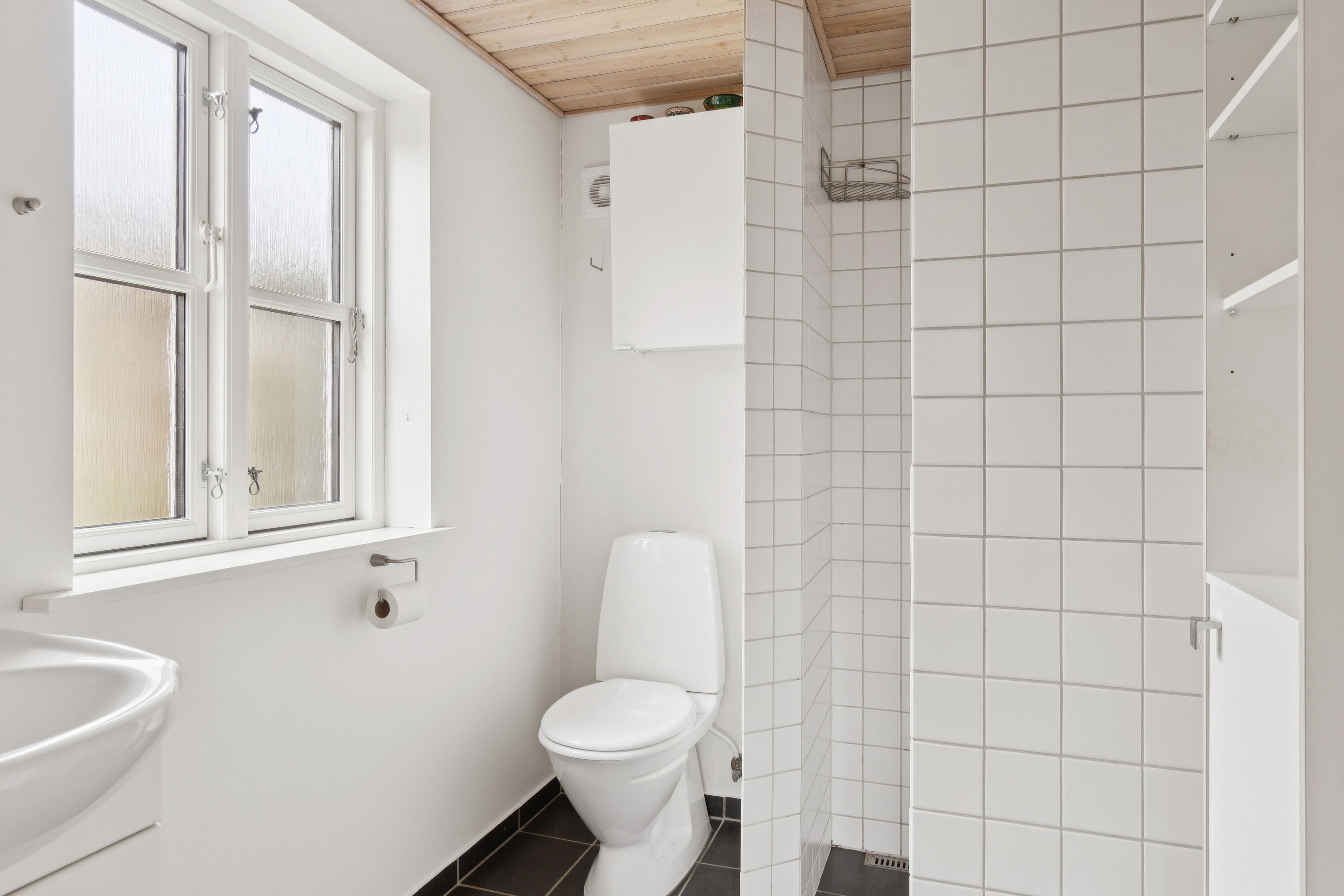 Fremhævet badeværelse billede i fuldskærmstilstand. Billede af Klinteborgvej 26, Ordrup, 4540 Fårevejle